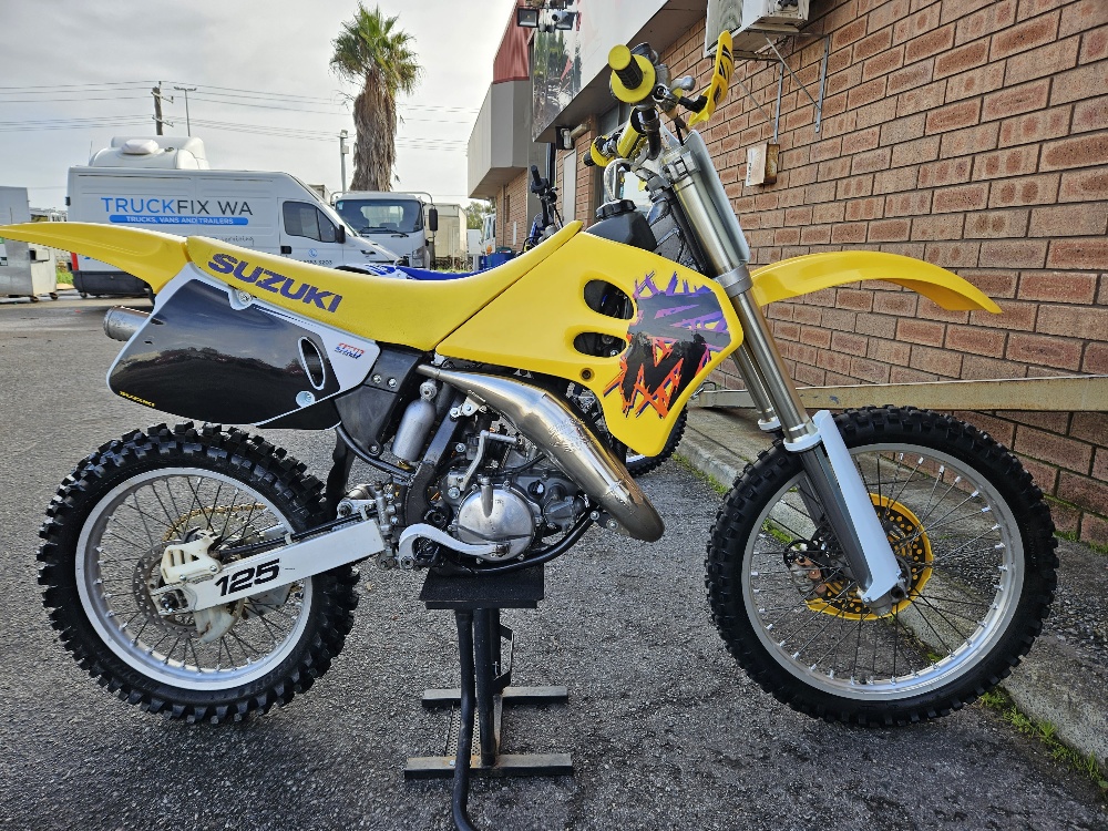 1994 SUZUKI RM125 MOTOCROSS 