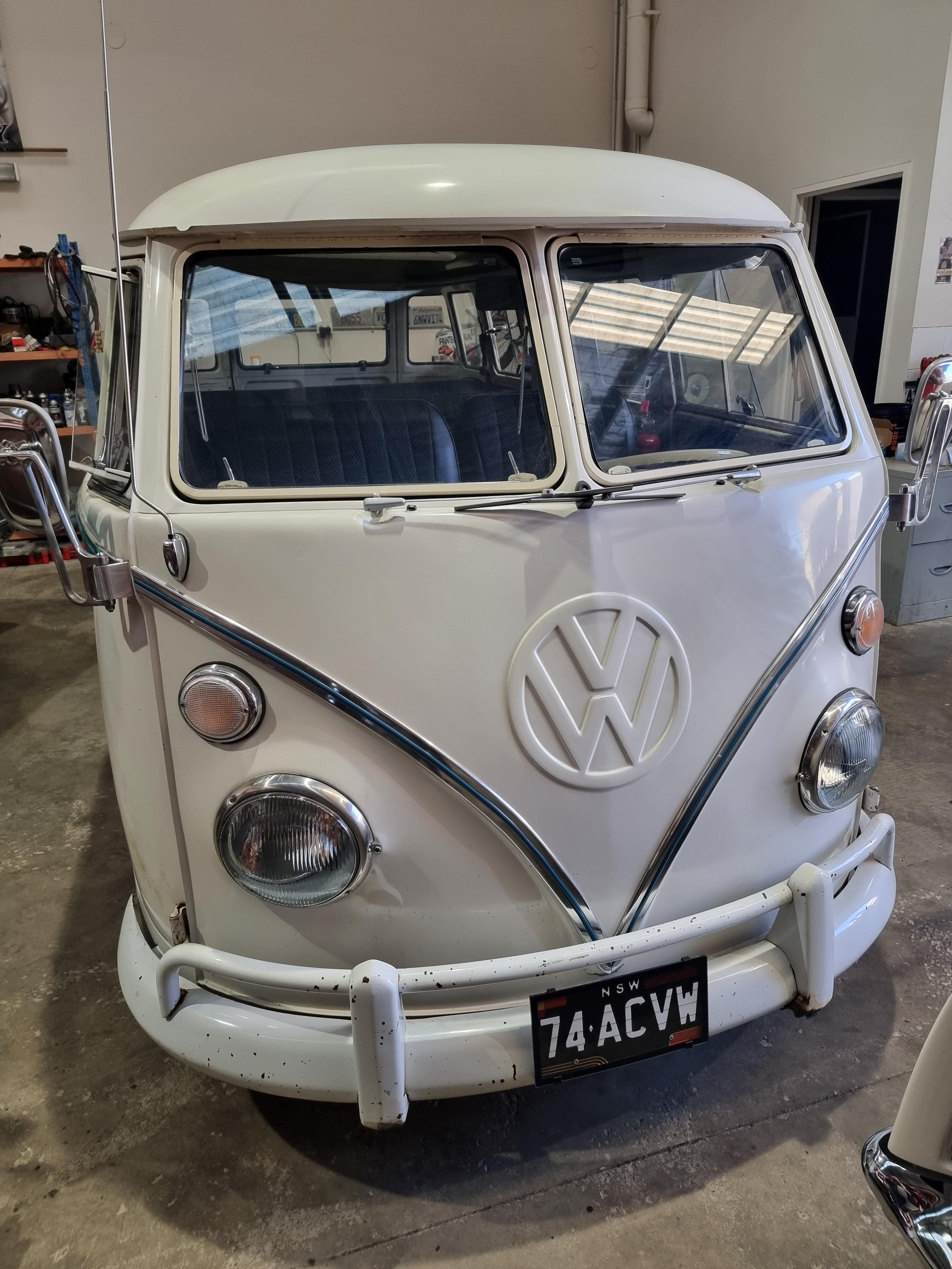 1974 VOLKSWAGEN KOMBI SPLIT SCREEN BRAZILIAN BUS