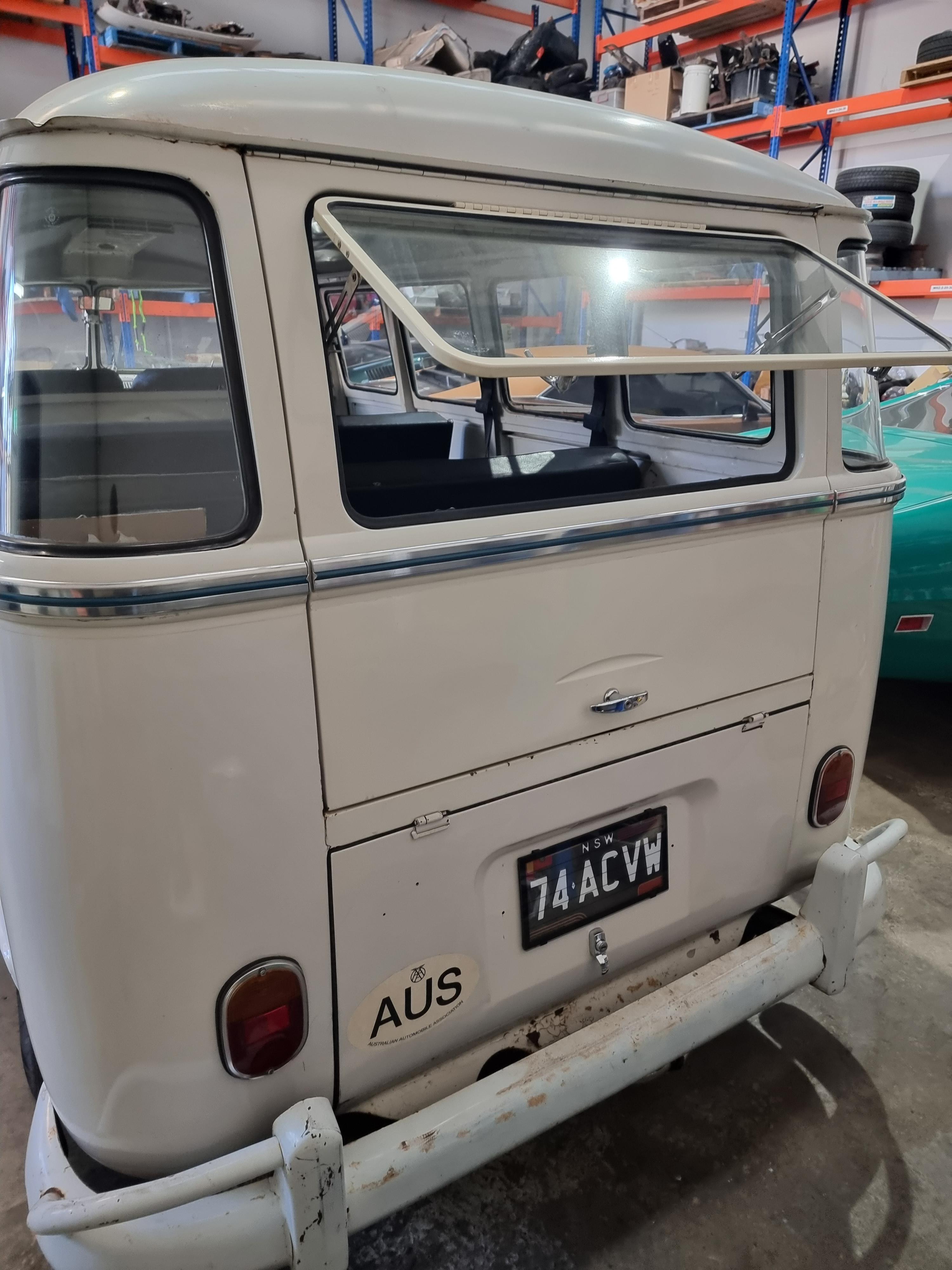 1974 VOLKSWAGEN KOMBI SPLIT SCREEN BRAZILIAN BUS