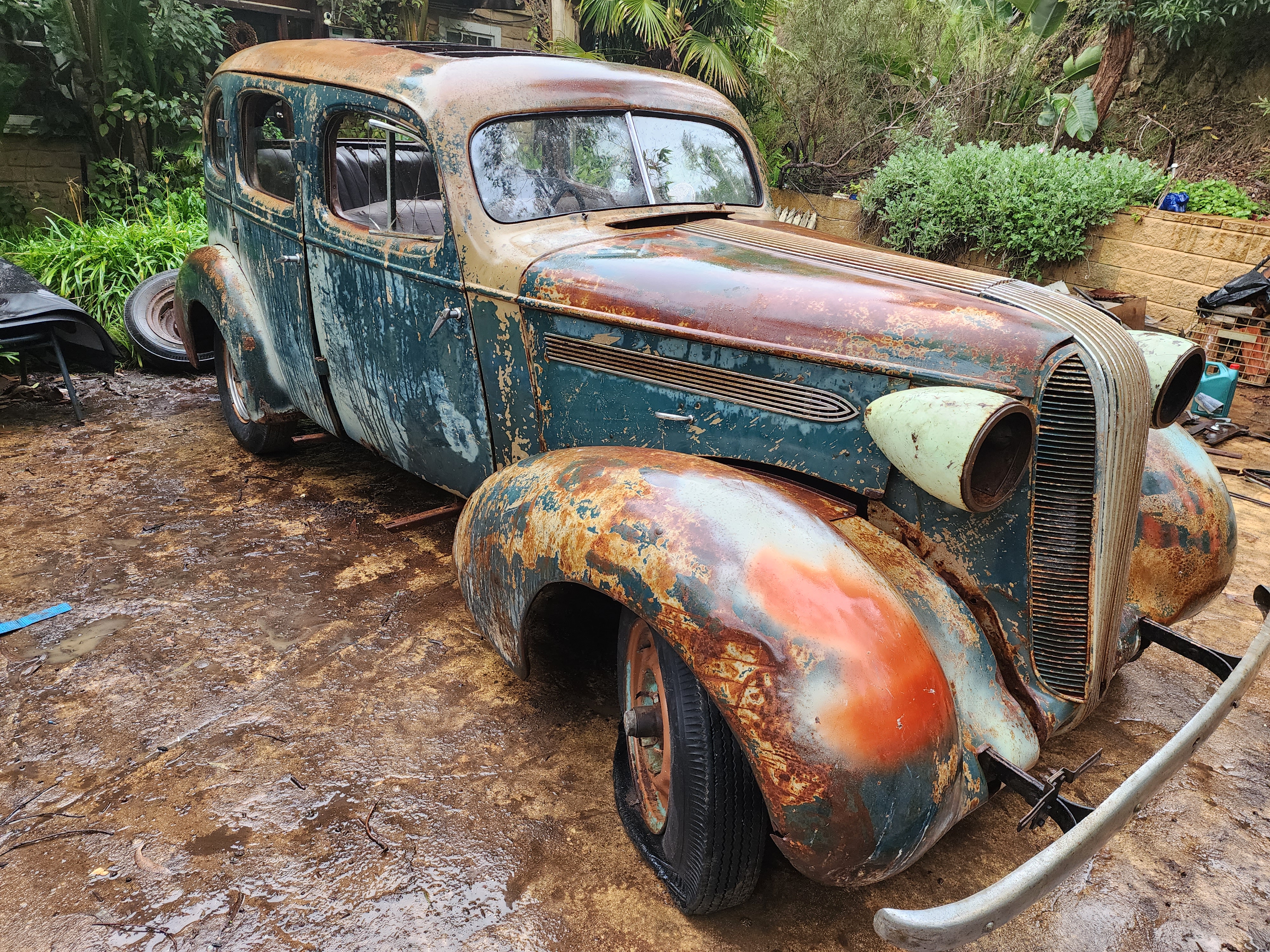 1936 PONTIAC SILVER STREAK SEDAN 