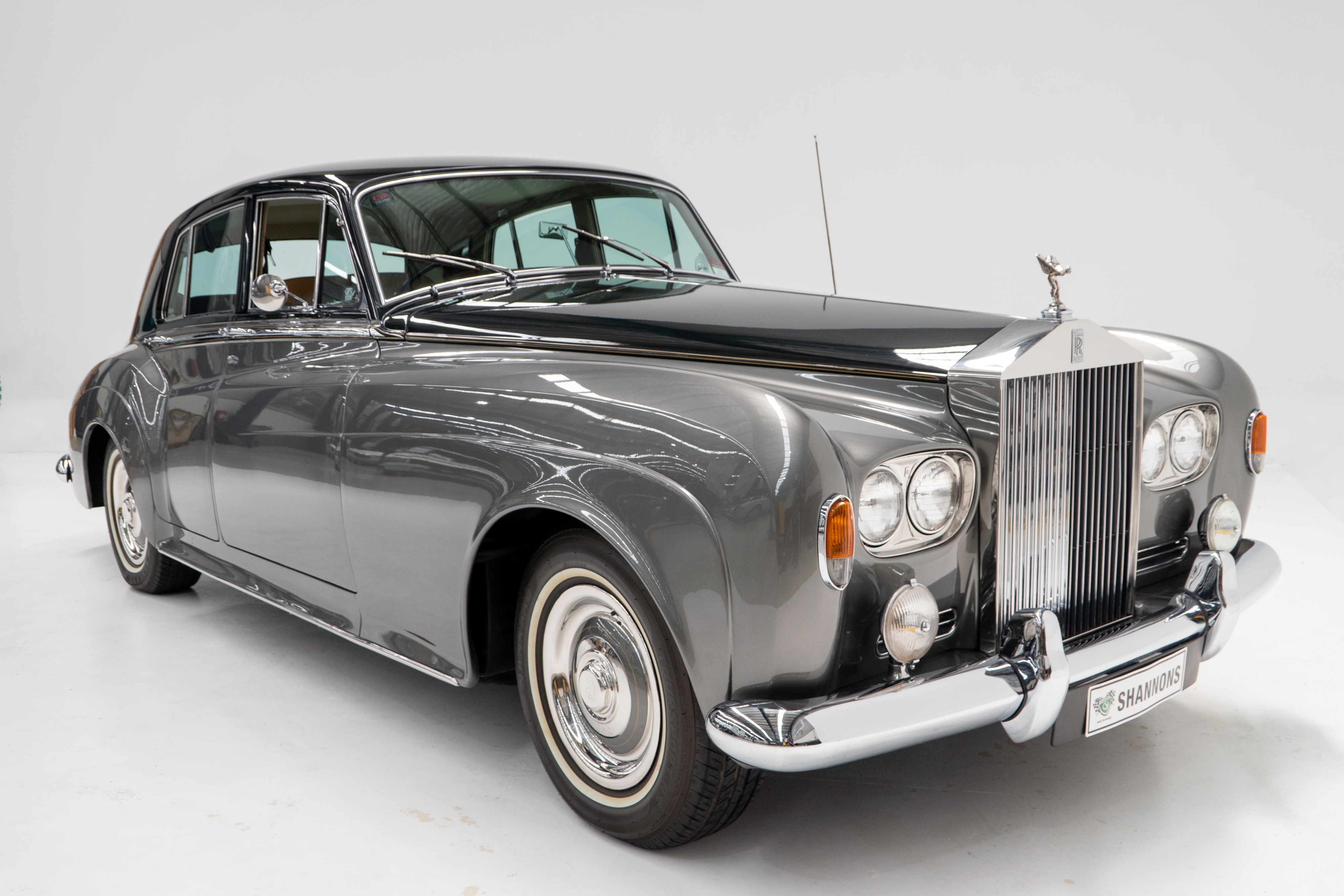 1964 ROLLS-ROYCE SILVER CLOUD III 4D SEDAN