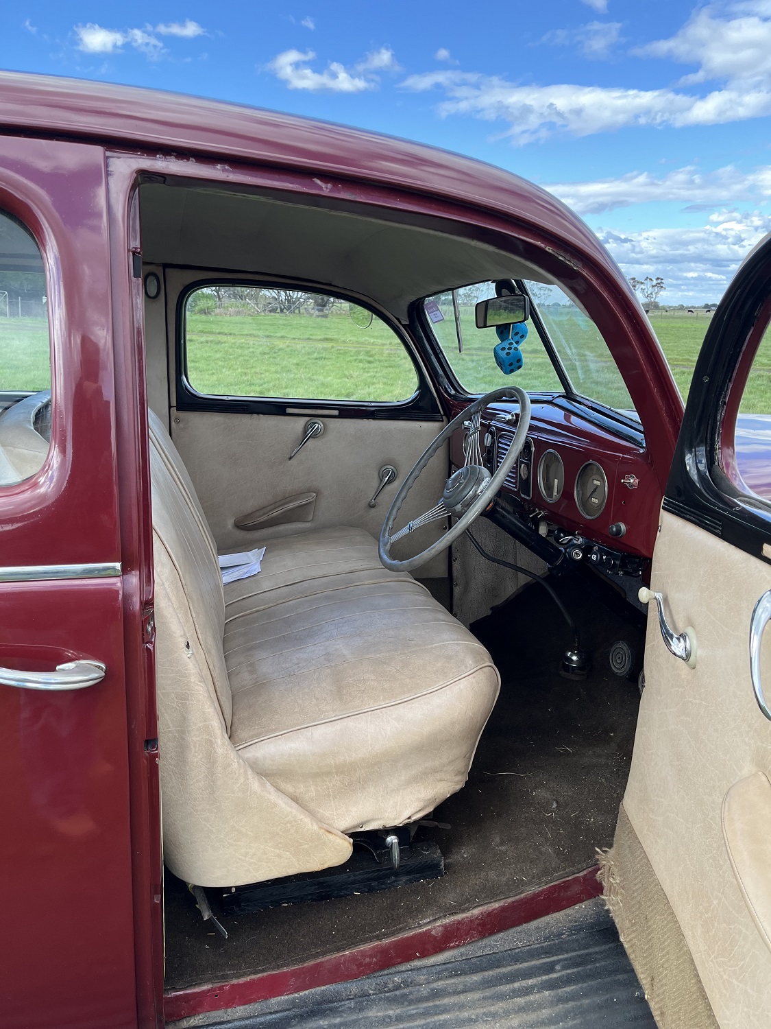 1938 FORD DELUXE SEDAN 
