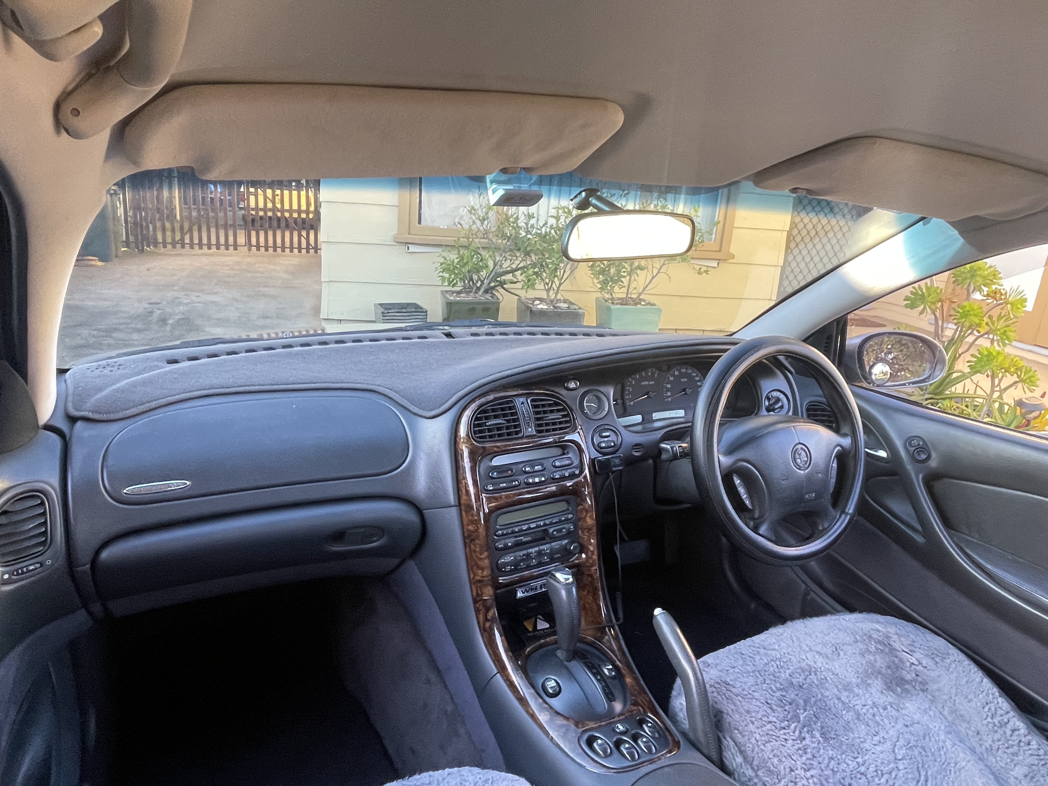 1999 HOLDEN STATESMAN WH SEDAN 