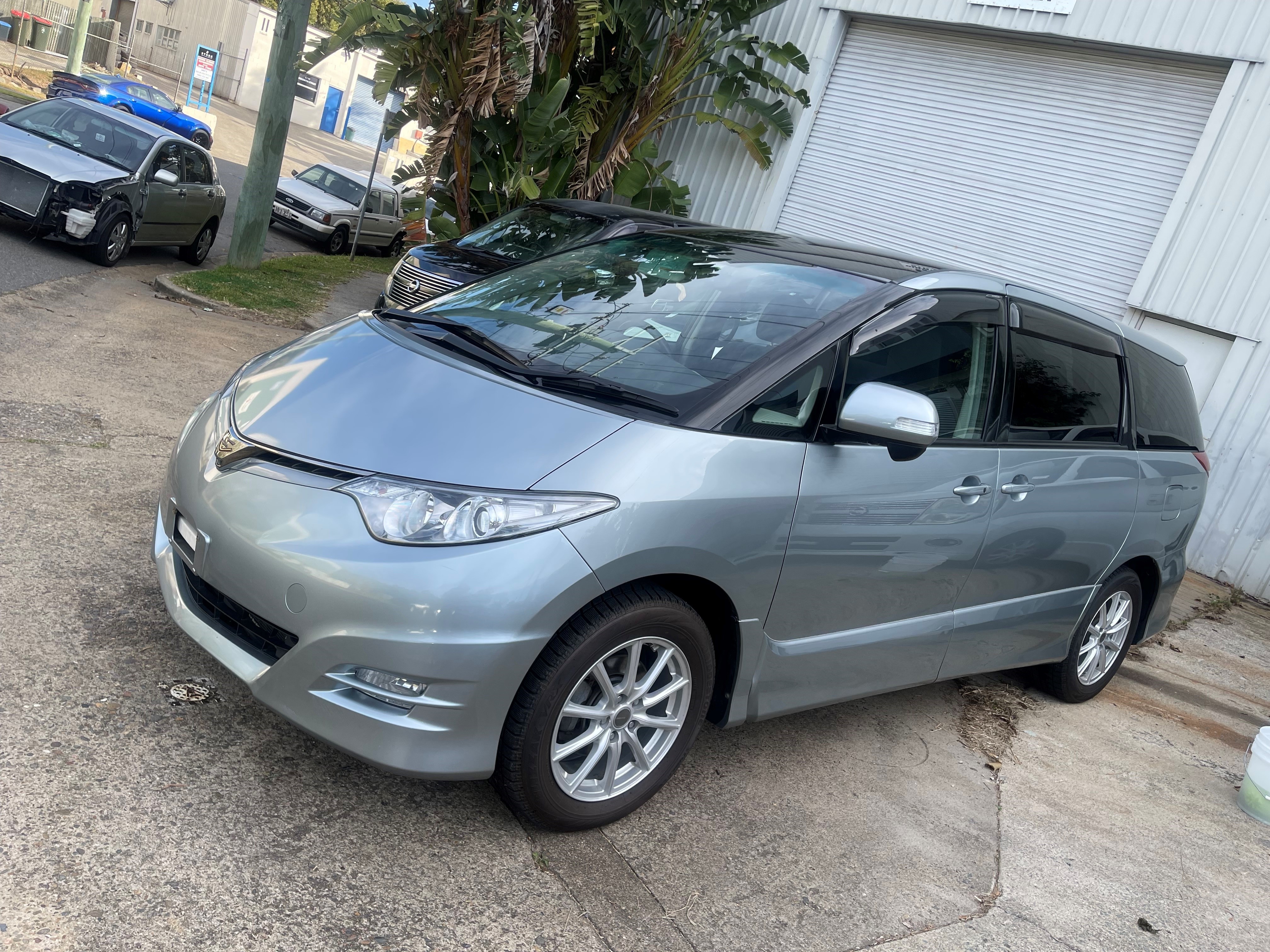 2006 TOYOTA ESTIMA MINIVAN