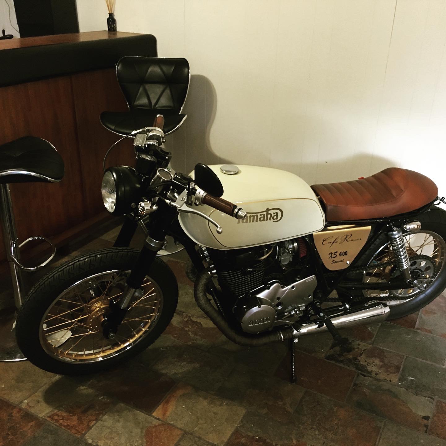 1982 YAMAHA XS400 CAFE RACER