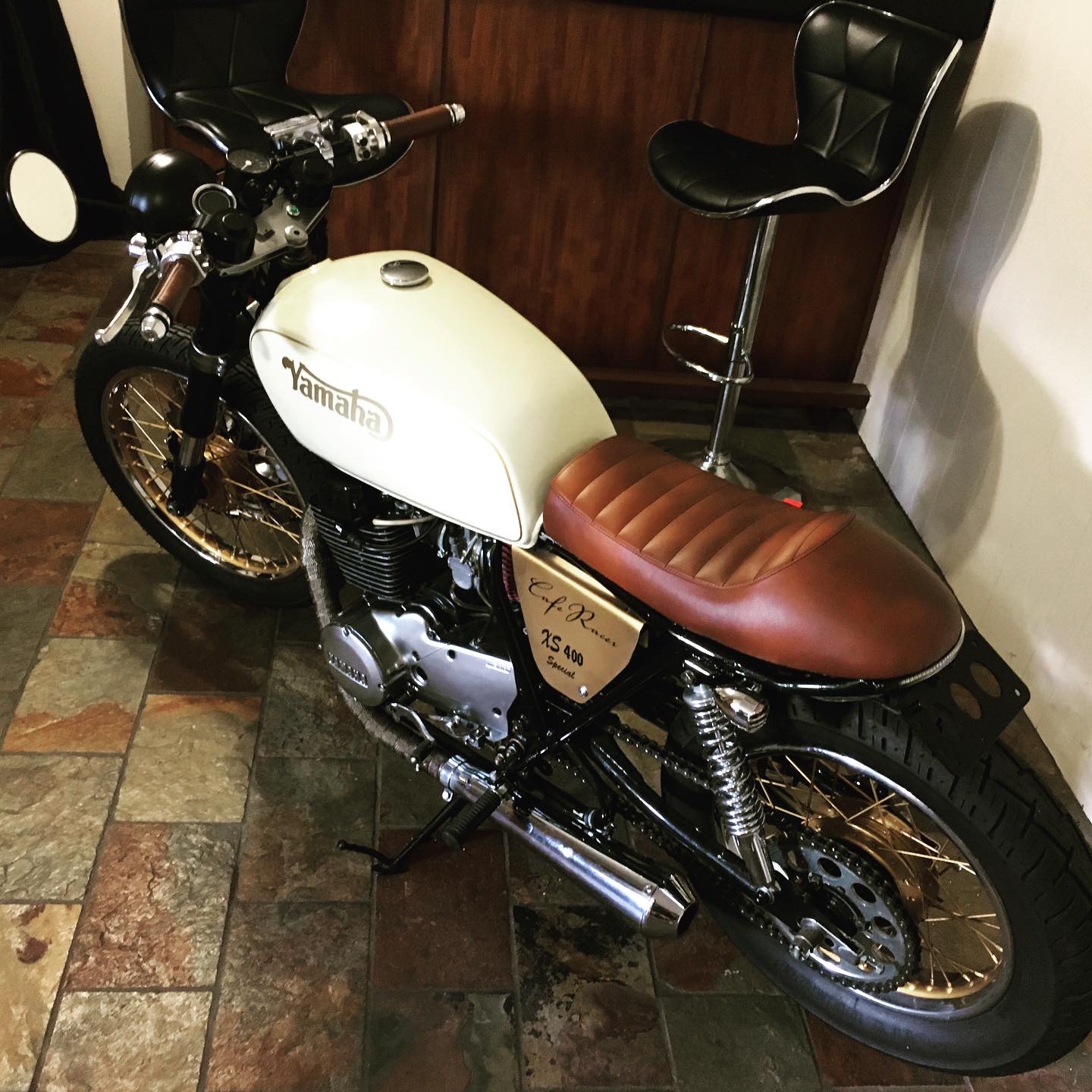1982 YAMAHA XS400 CAFE RACER