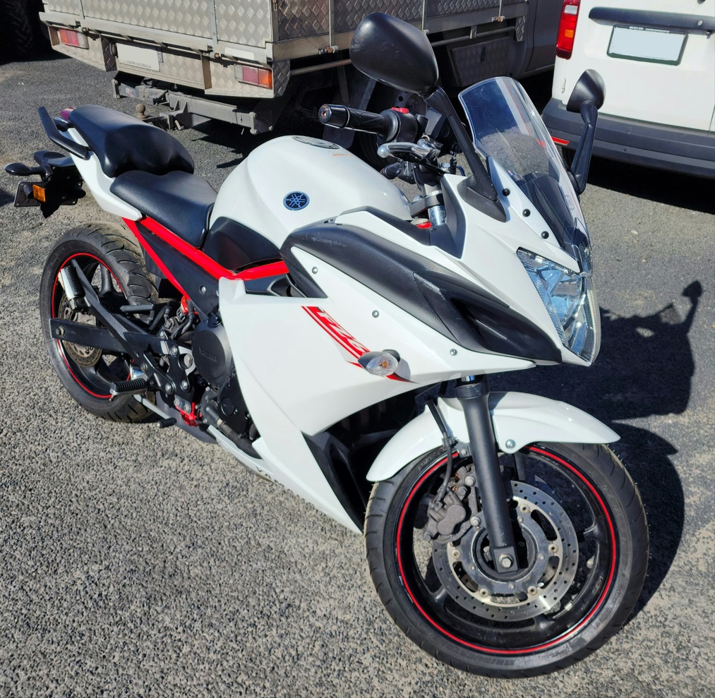 2013 YAMAHA FZ6R LAMS ROAD 