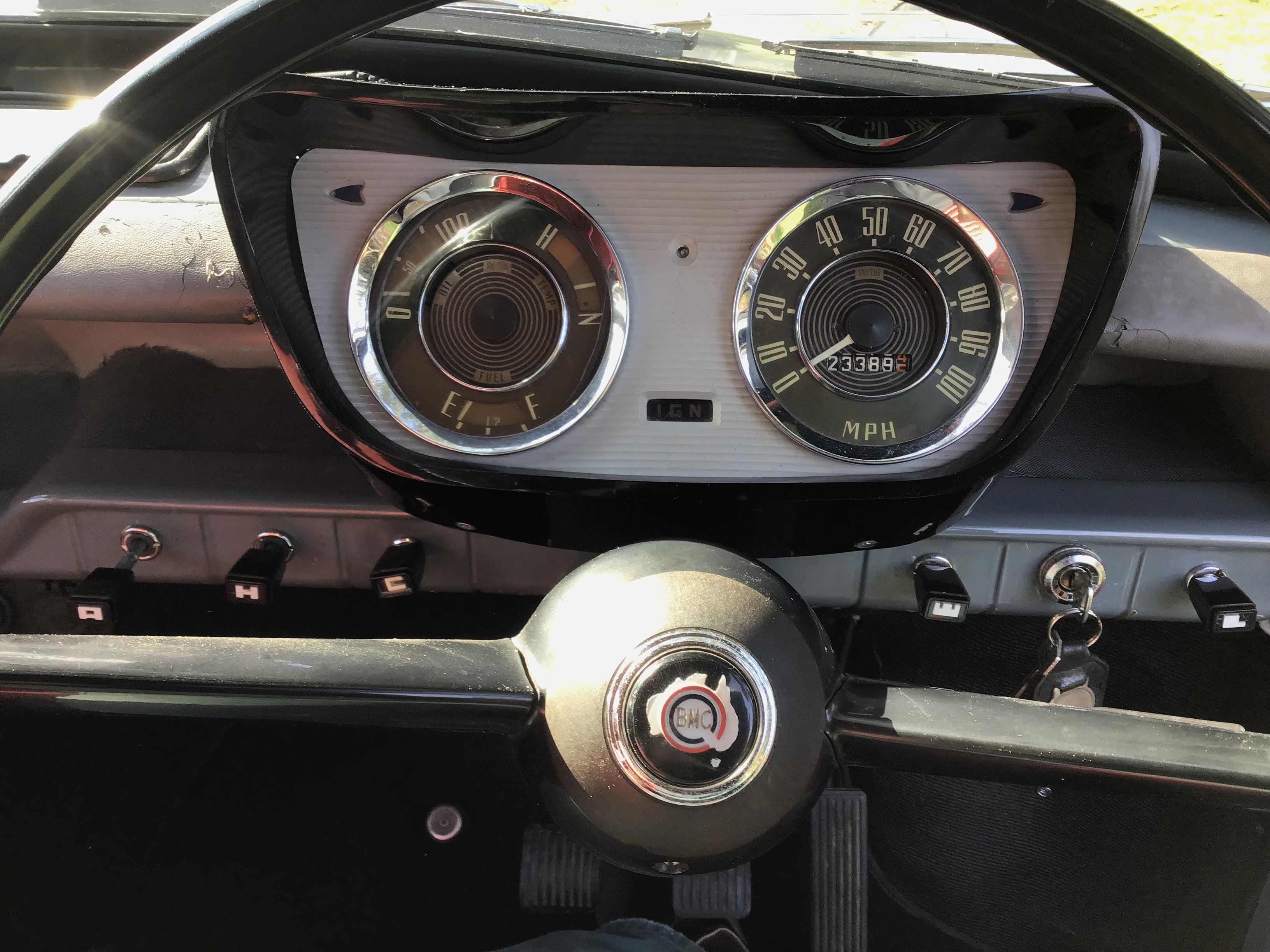 1964 MORRIS MAJOR ELITE SEDAN