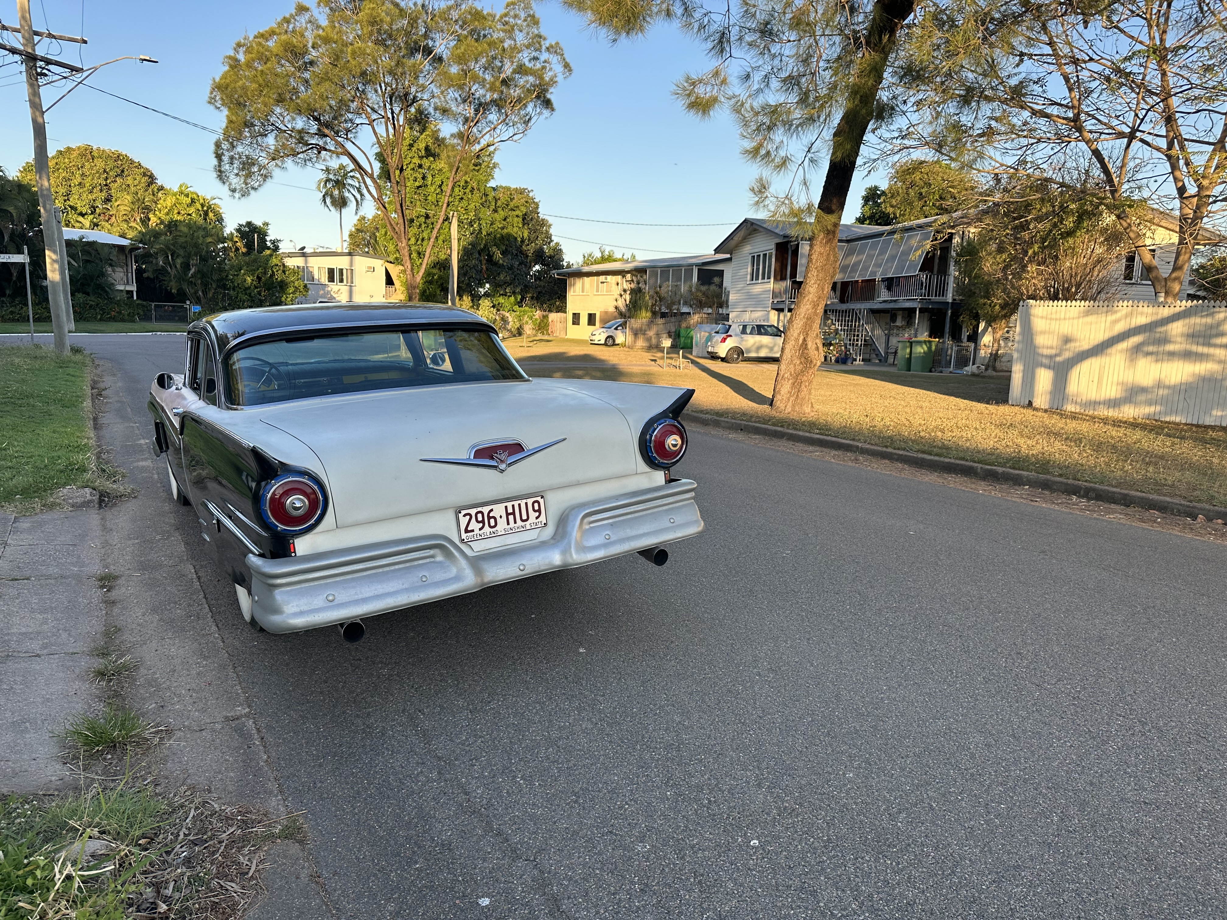 1957 FORD FAIRLANE COUPE