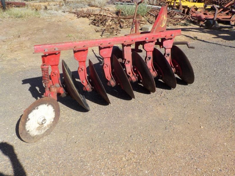 DISC PLOUGH - 6 DISC