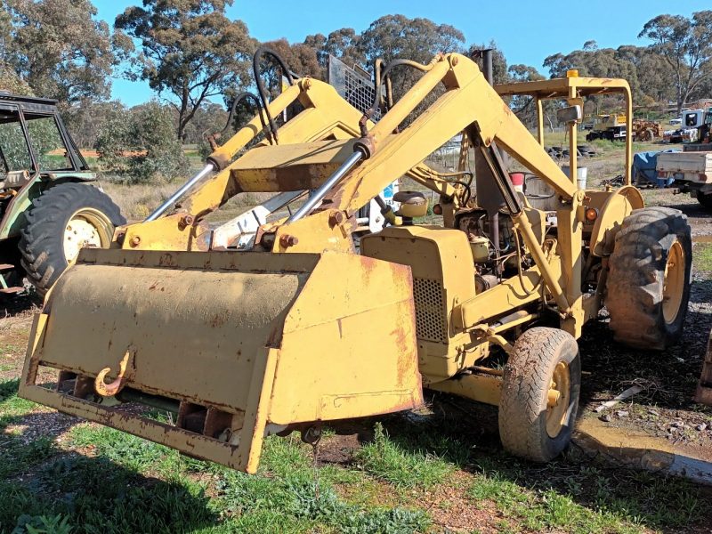 FORD 3400 FEL TRACTOR