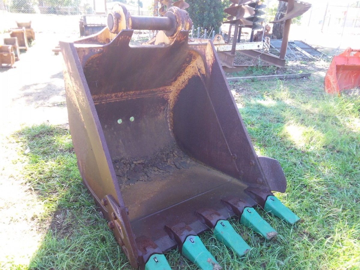 GP BUCKET - 5 TOOTH
