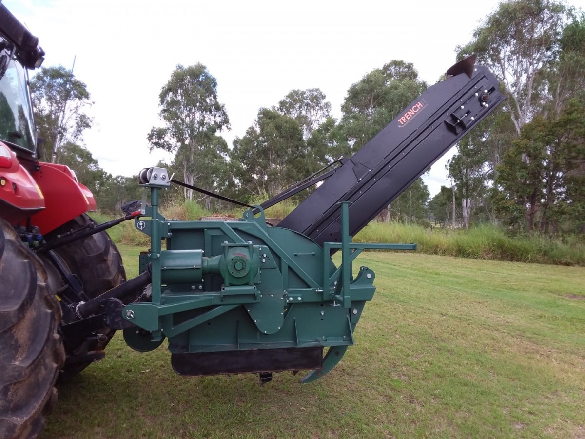 2022 TRENCHIT TWT400 TRENCHER WITH SGH HOPPER
