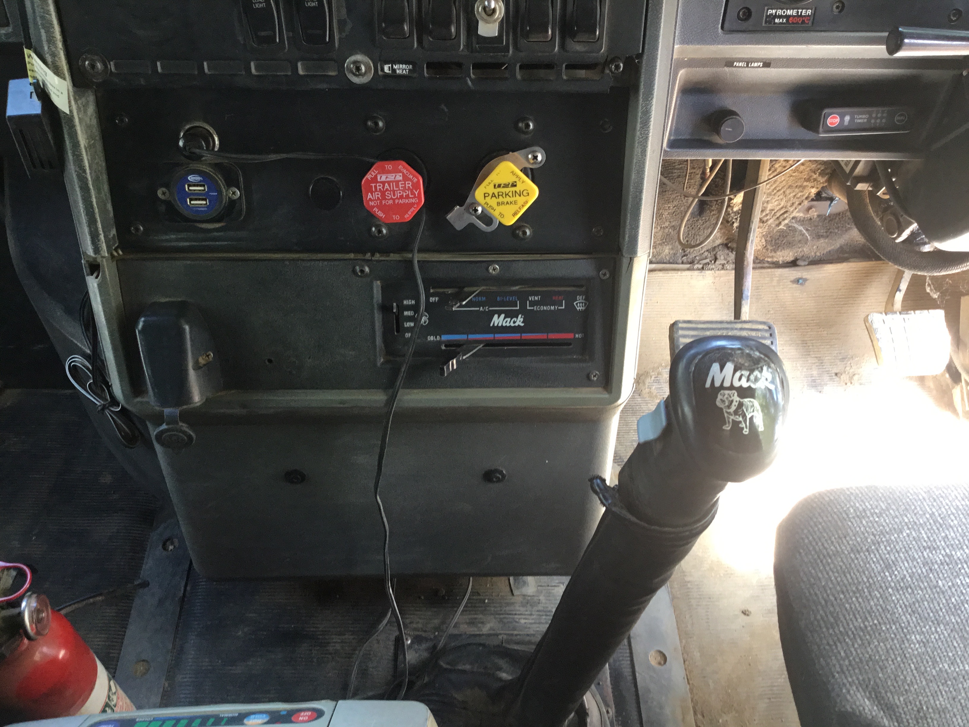 1994 MACK CHR TIPPER