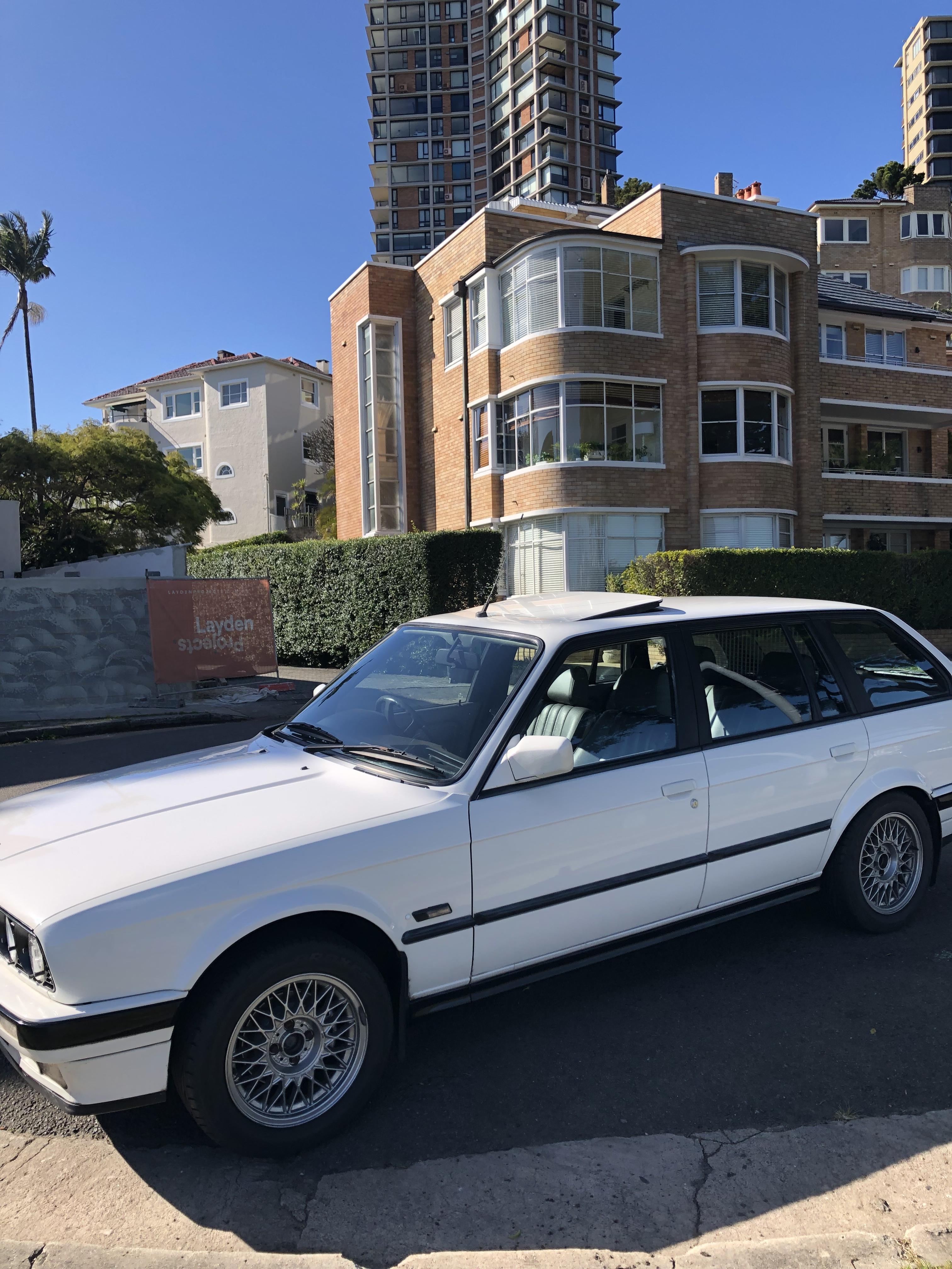 1991 BMW E30 325i TOURING MANUAL SEDAN