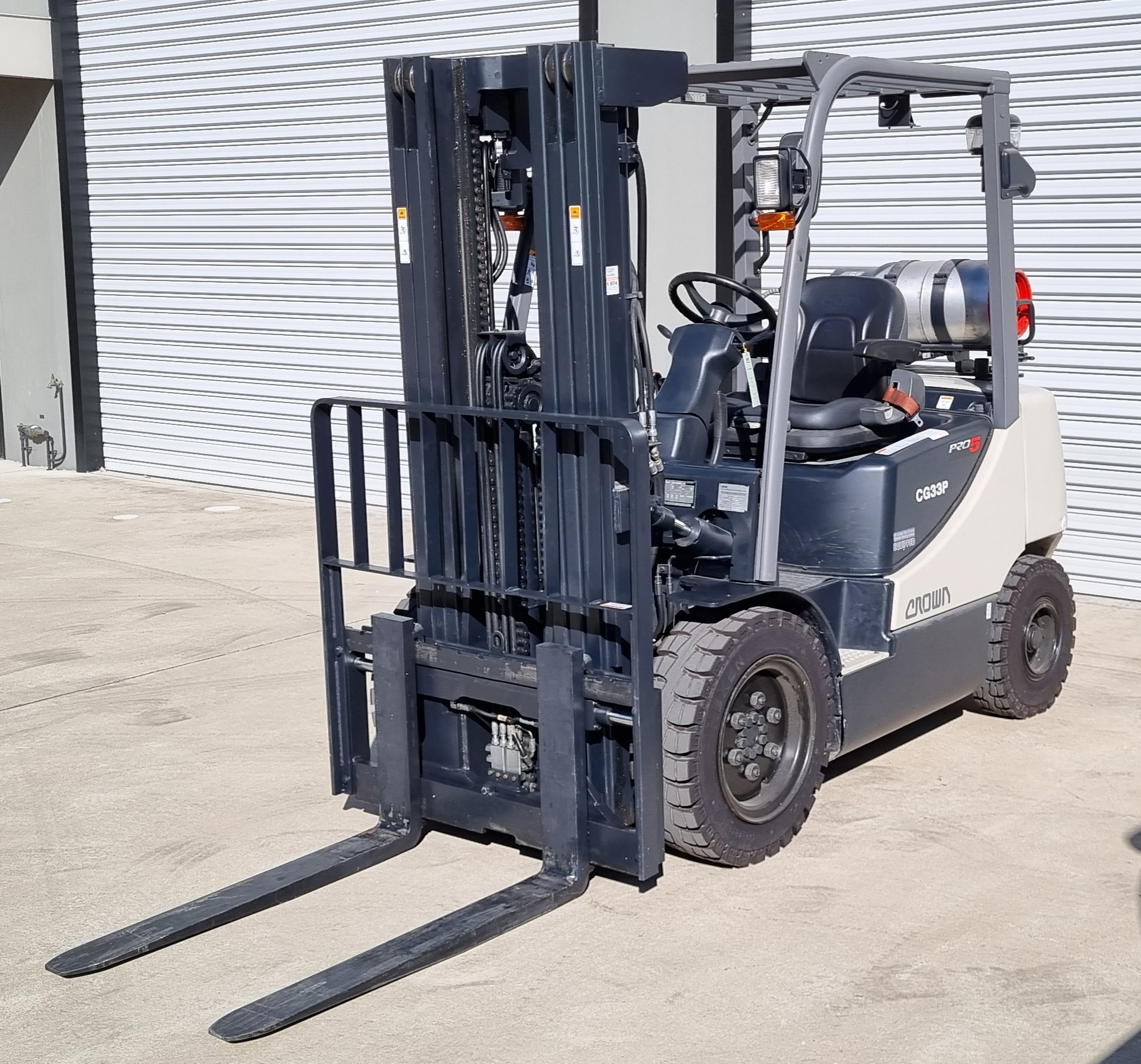 CROWN CG33P-5 LPG FORKLIFT