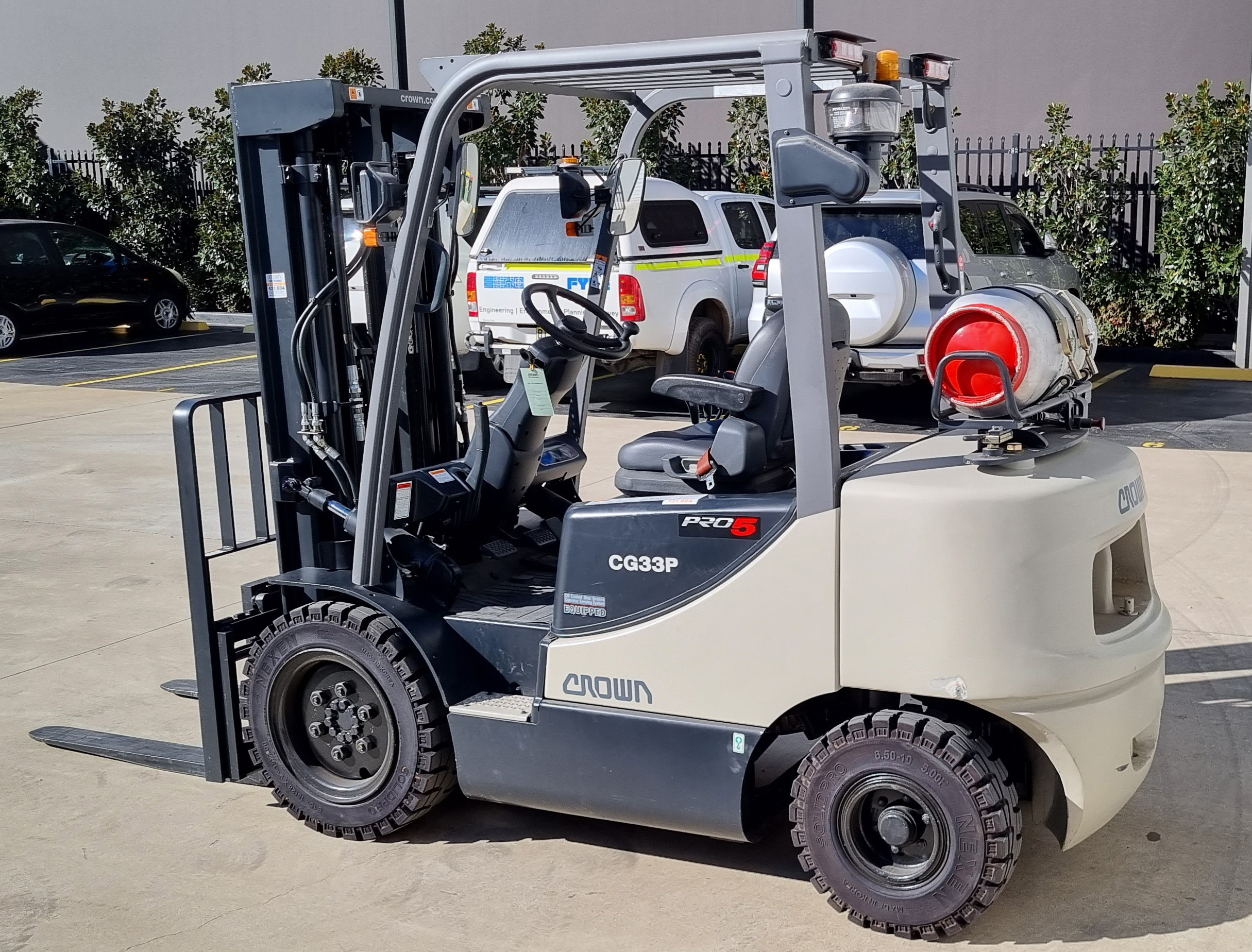 CROWN CG33P-5 LPG FORKLIFT