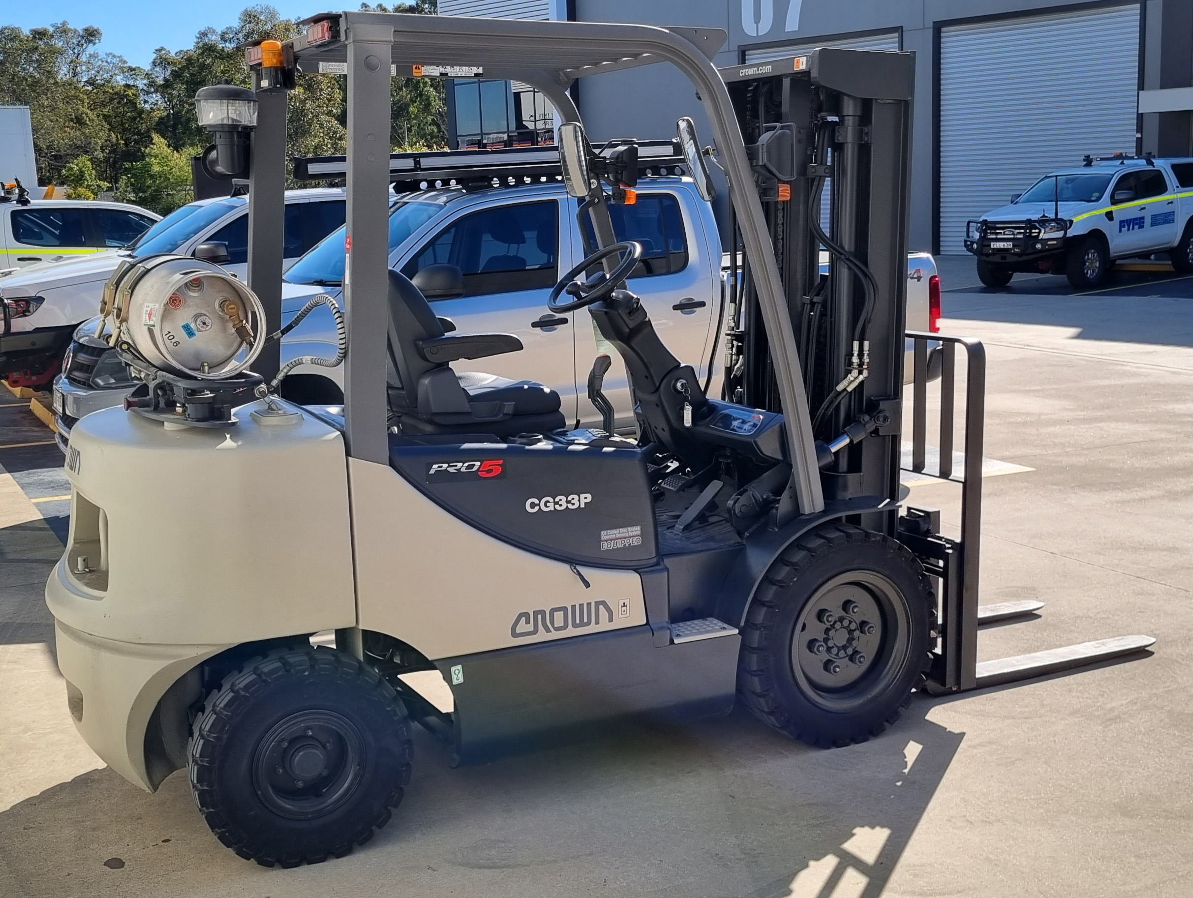 CROWN CG33P-5 LPG FORKLIFT