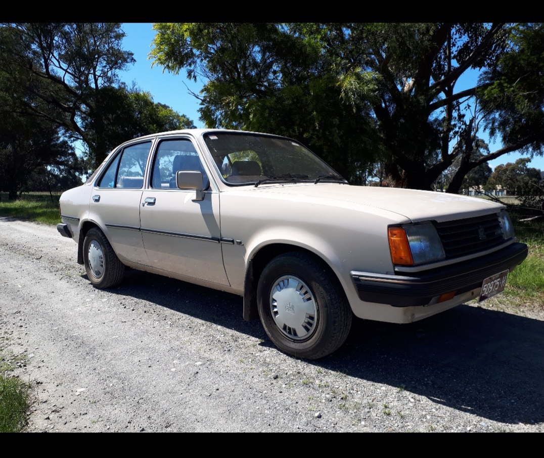 1983 HOLDEN GEMINI TG SEDAN 