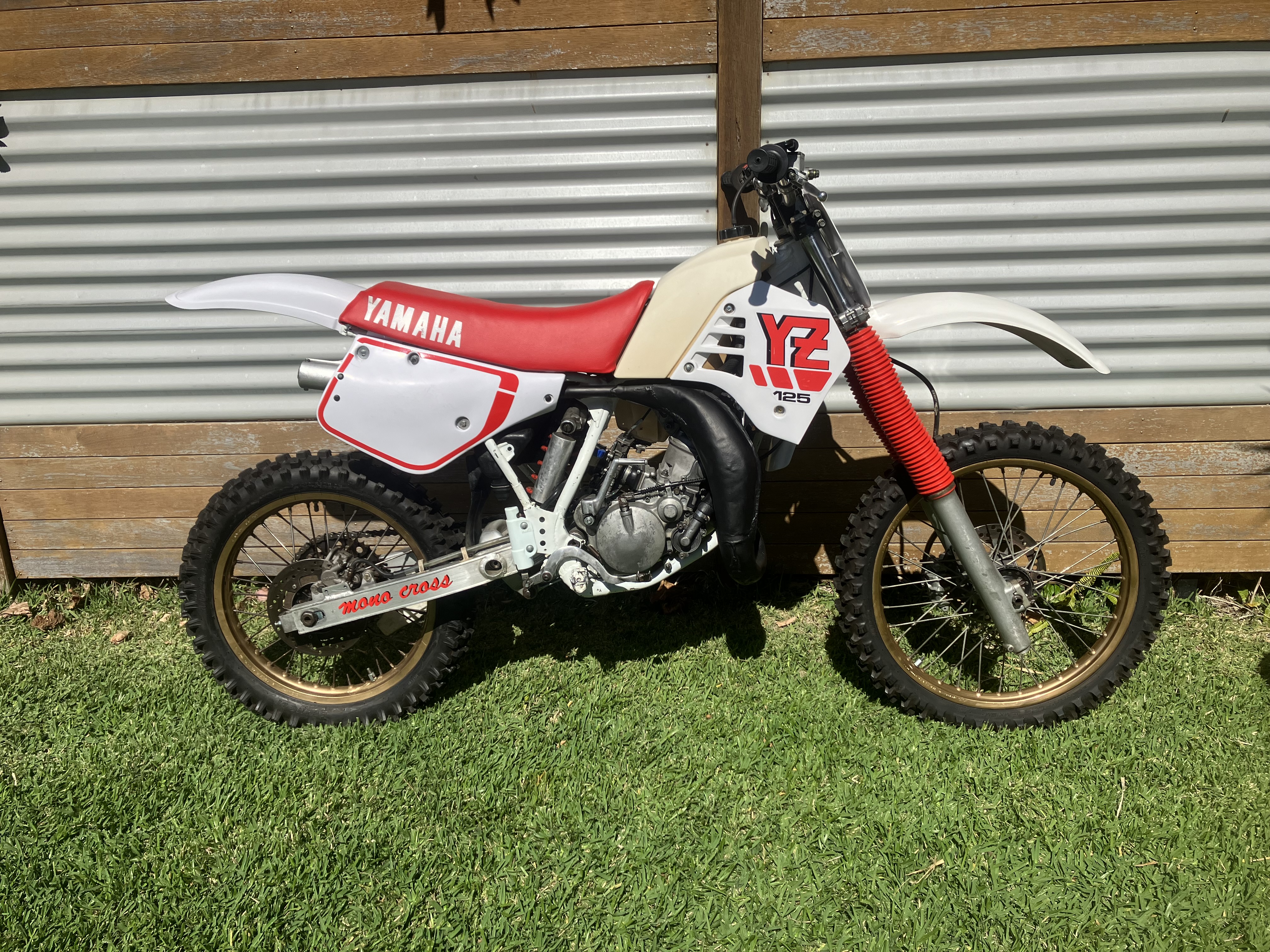 1988 YAMAHA YZ125 MOTOCROSS