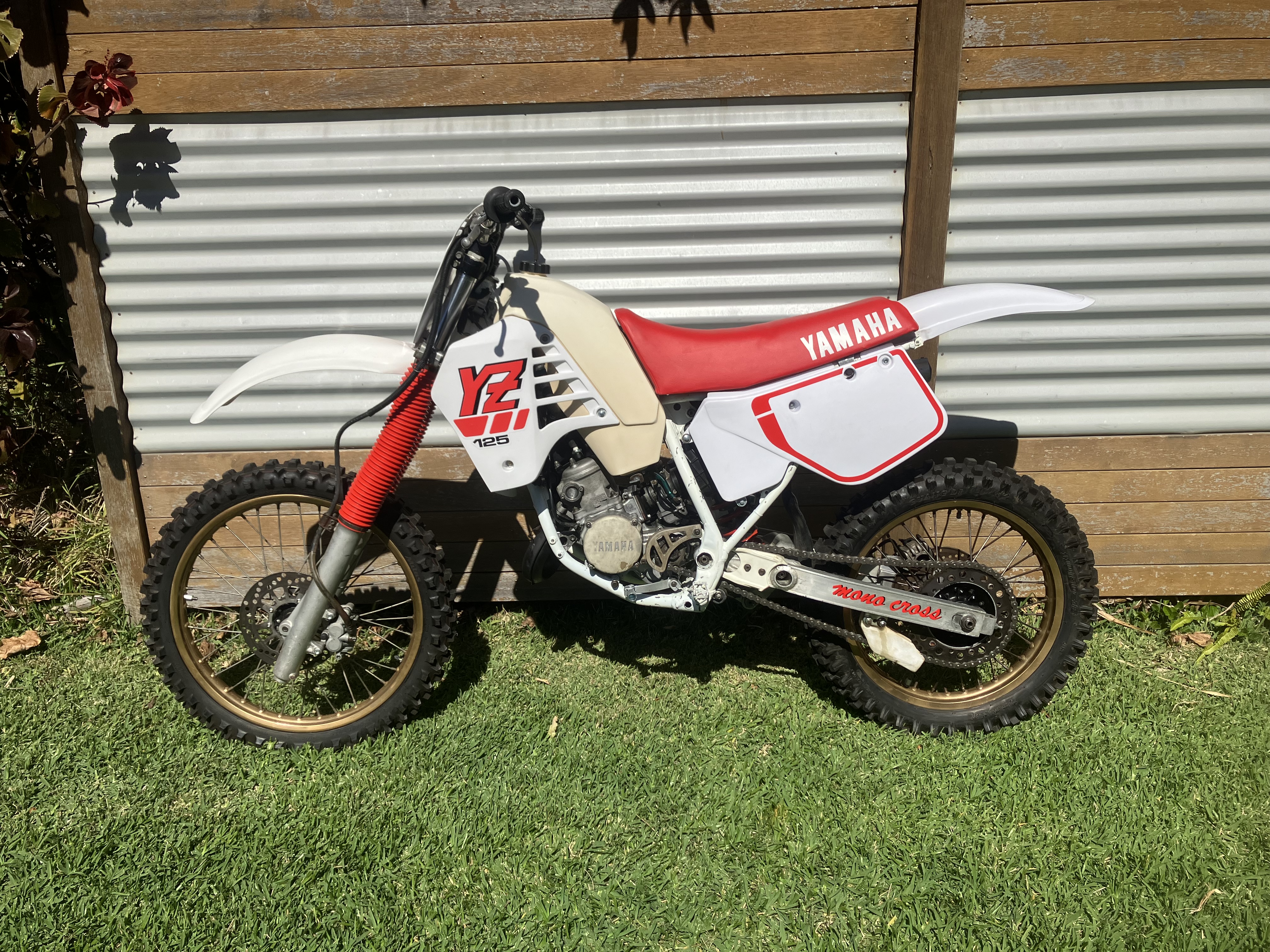 1988 YAMAHA YZ125 MOTOCROSS