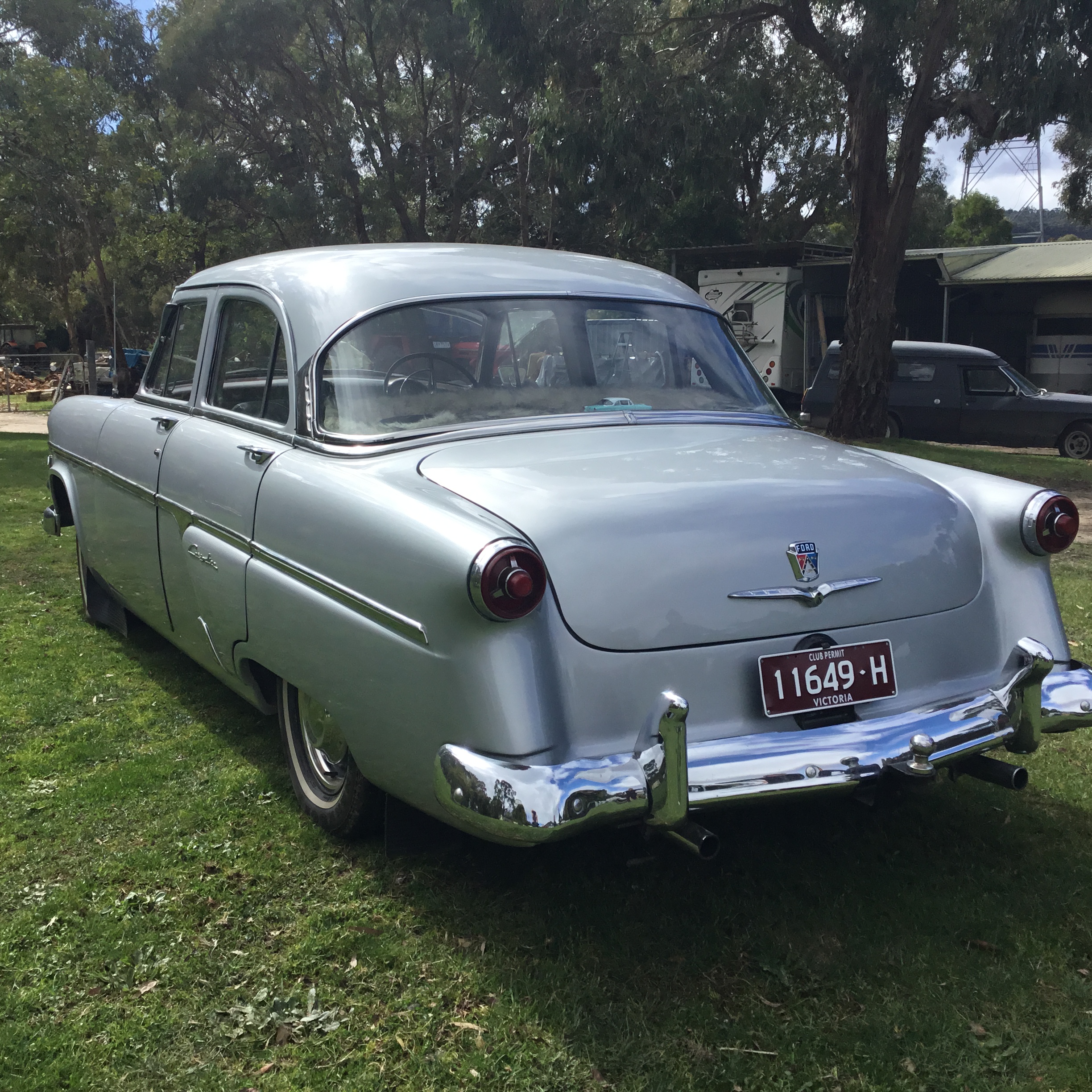 1954 FORD CUSTOMLINE SEDAN