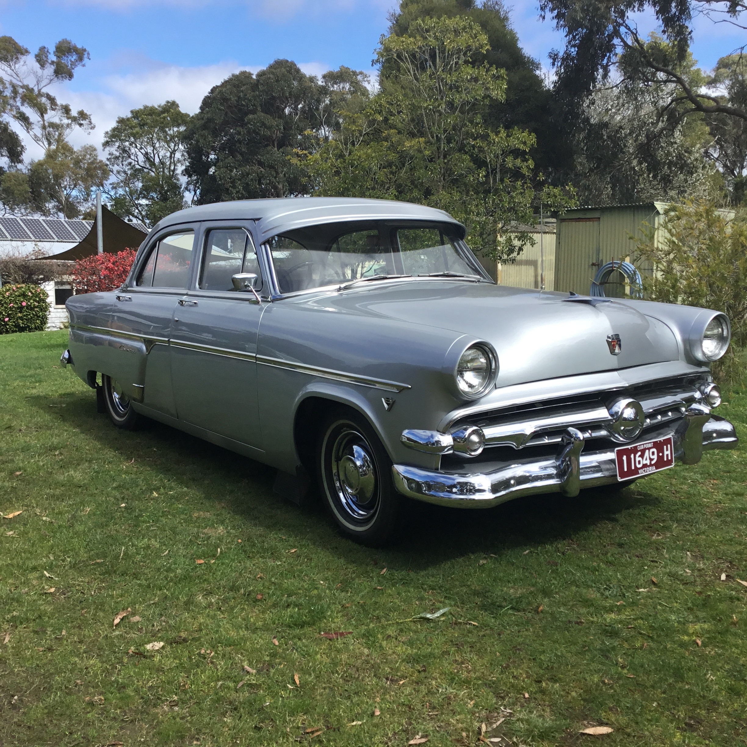 1954 FORD CUSTOMLINE SEDAN