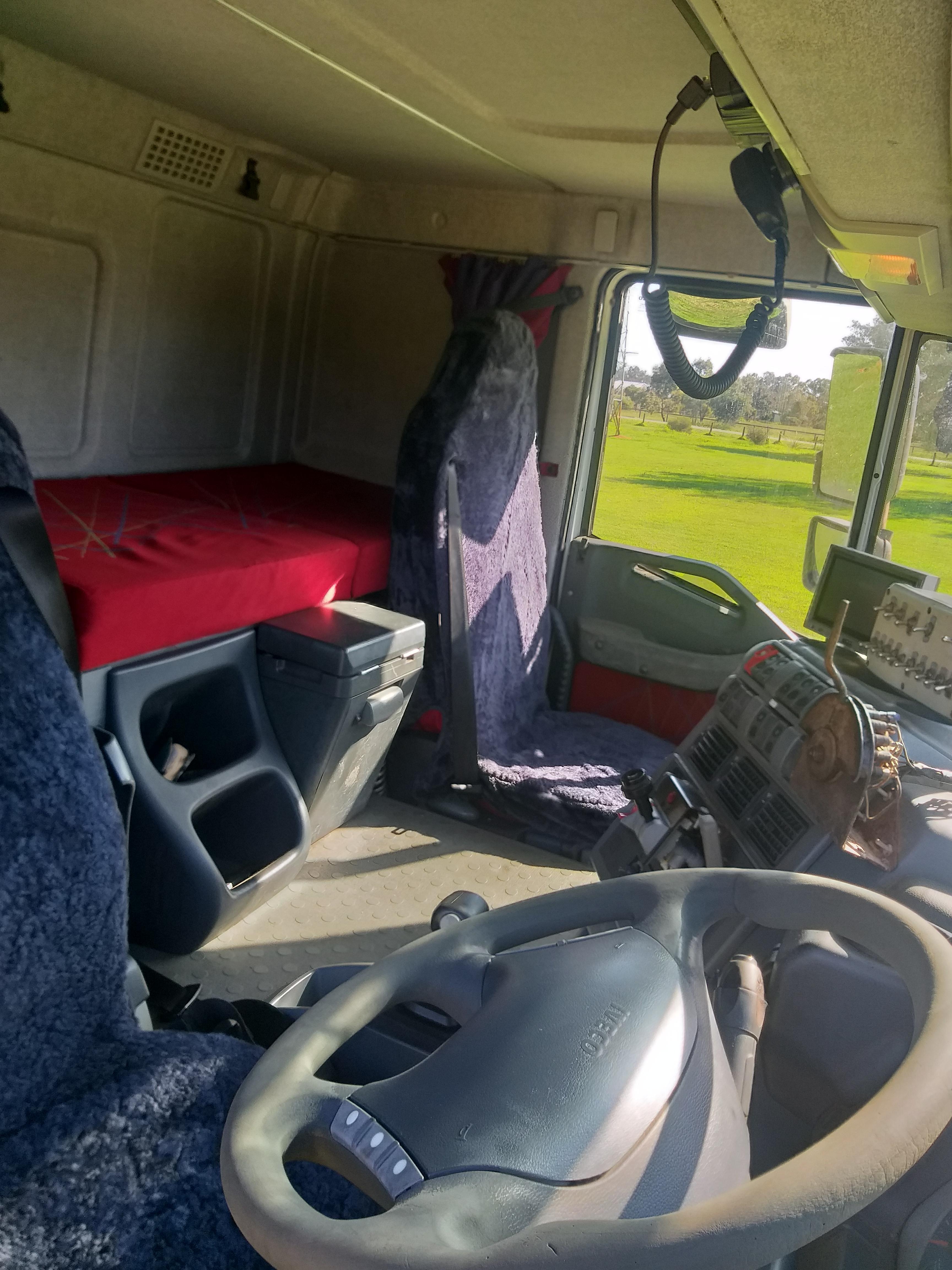 2008 IVECO STRALIS 8X4 TIPPER 