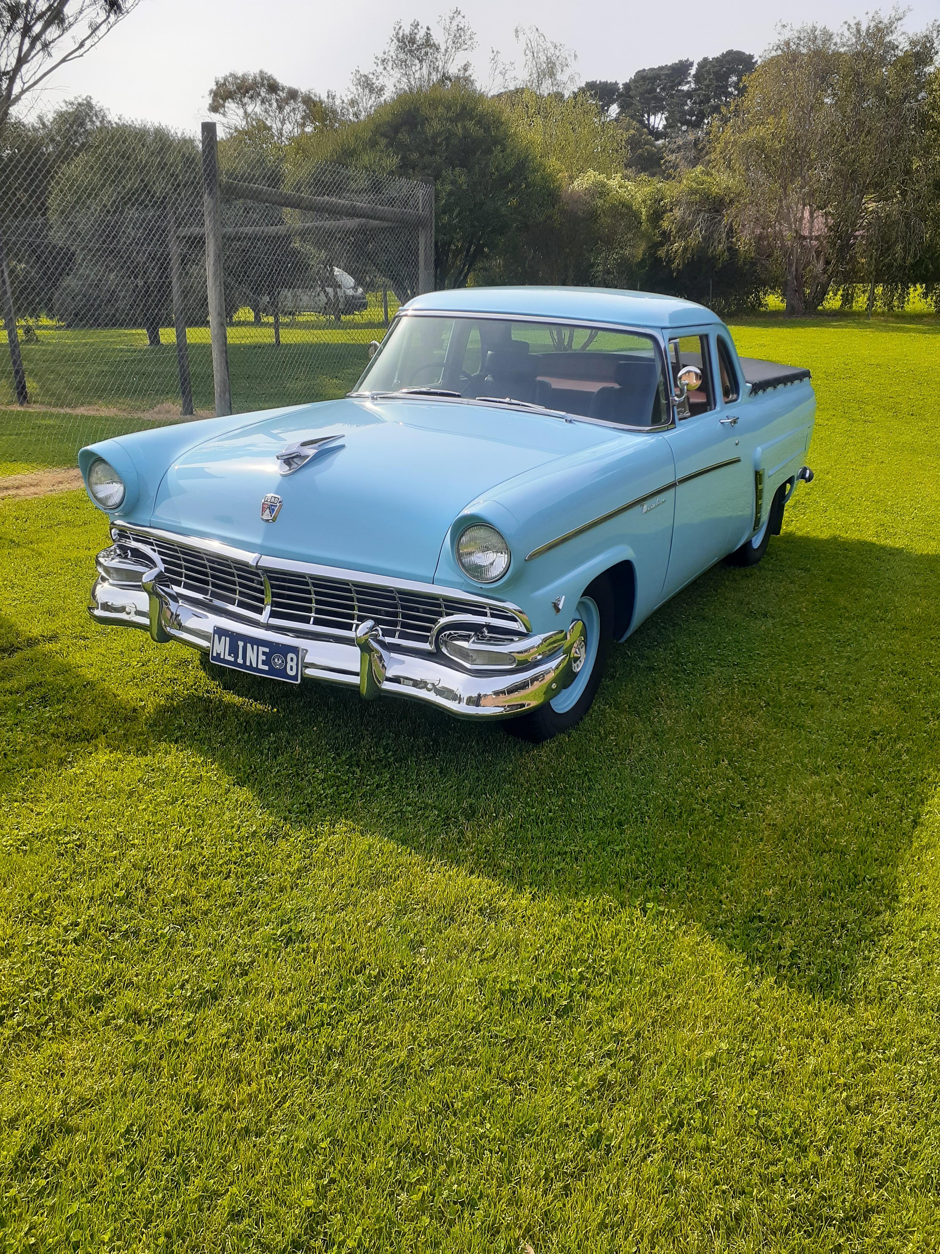 1957 FORD MAINLINE UTILITY 