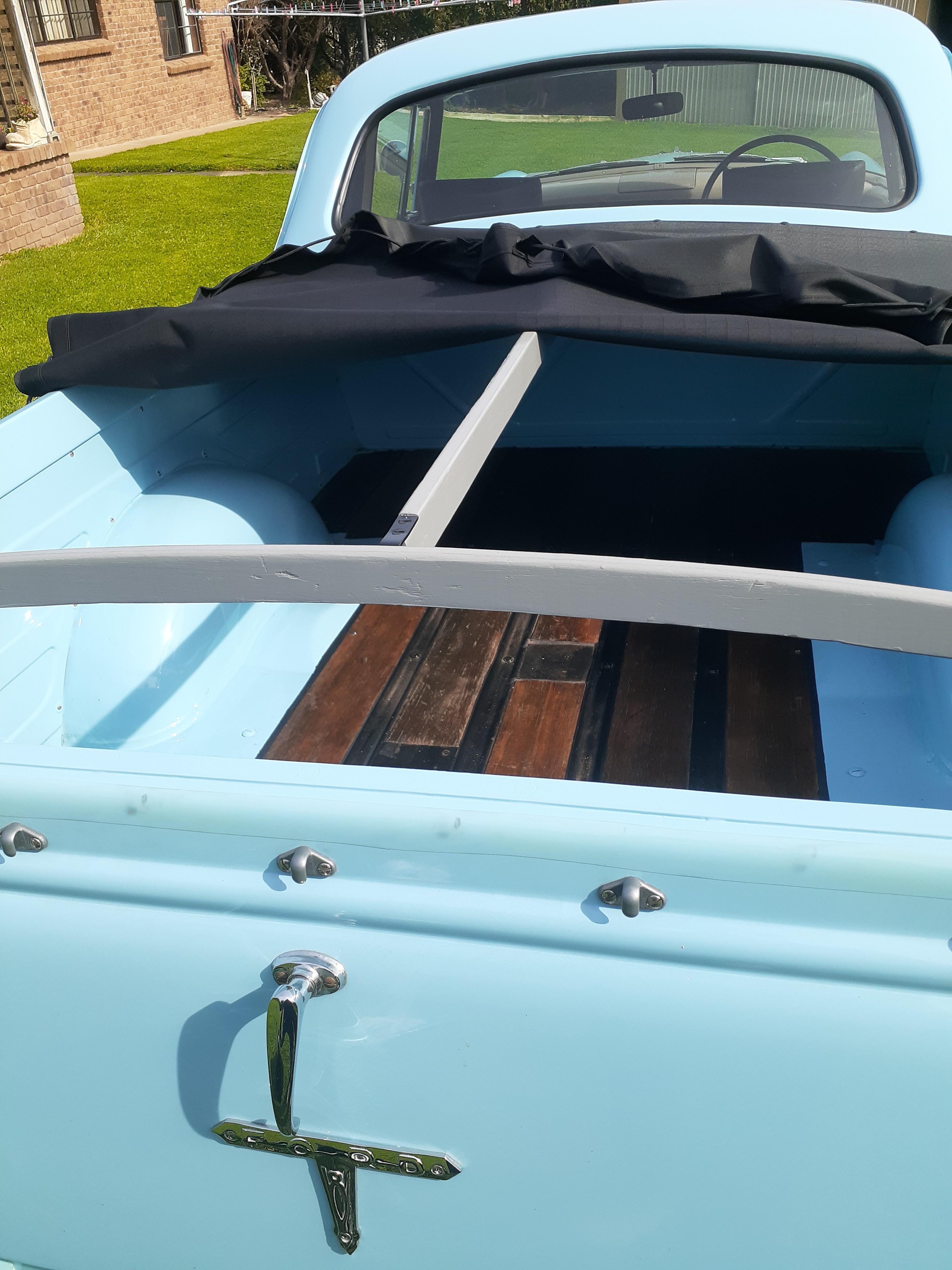 1957 FORD MAINLINE UTILITY 