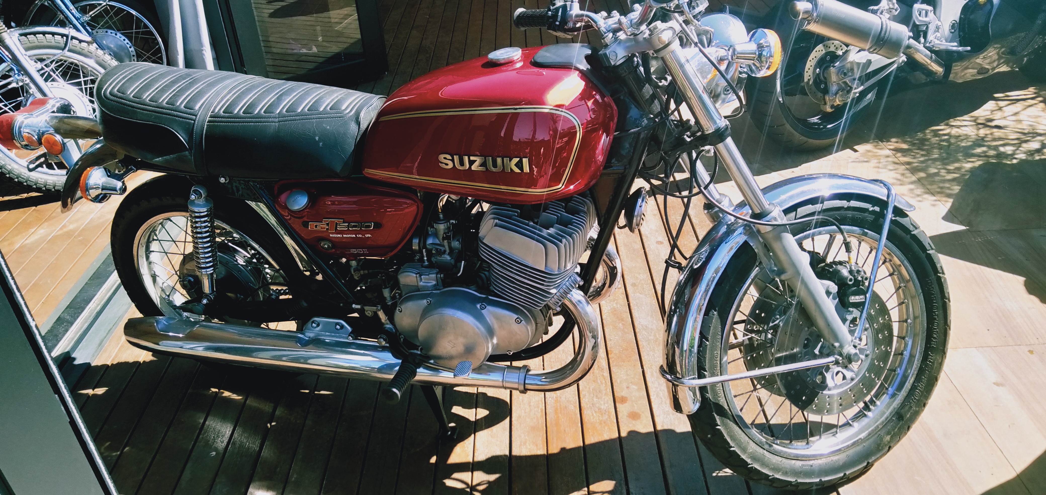 1976 SUZUKI GT500 ROAD 