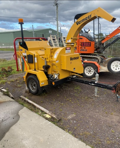 VERMEER WOOD CHIPPER