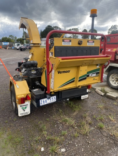 VERMEER WOOD CHIPPER