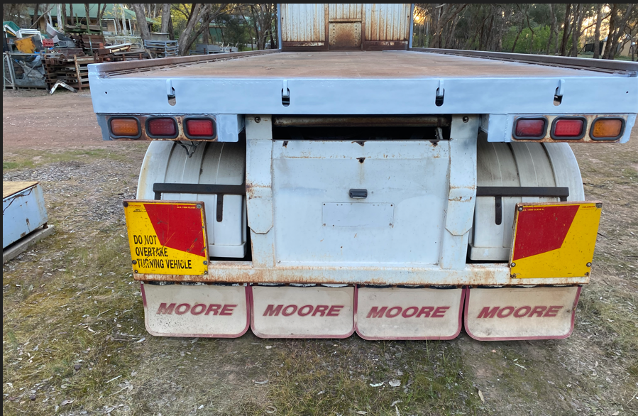 2005 MOORE SUPER DOG TIPPING TRAY 