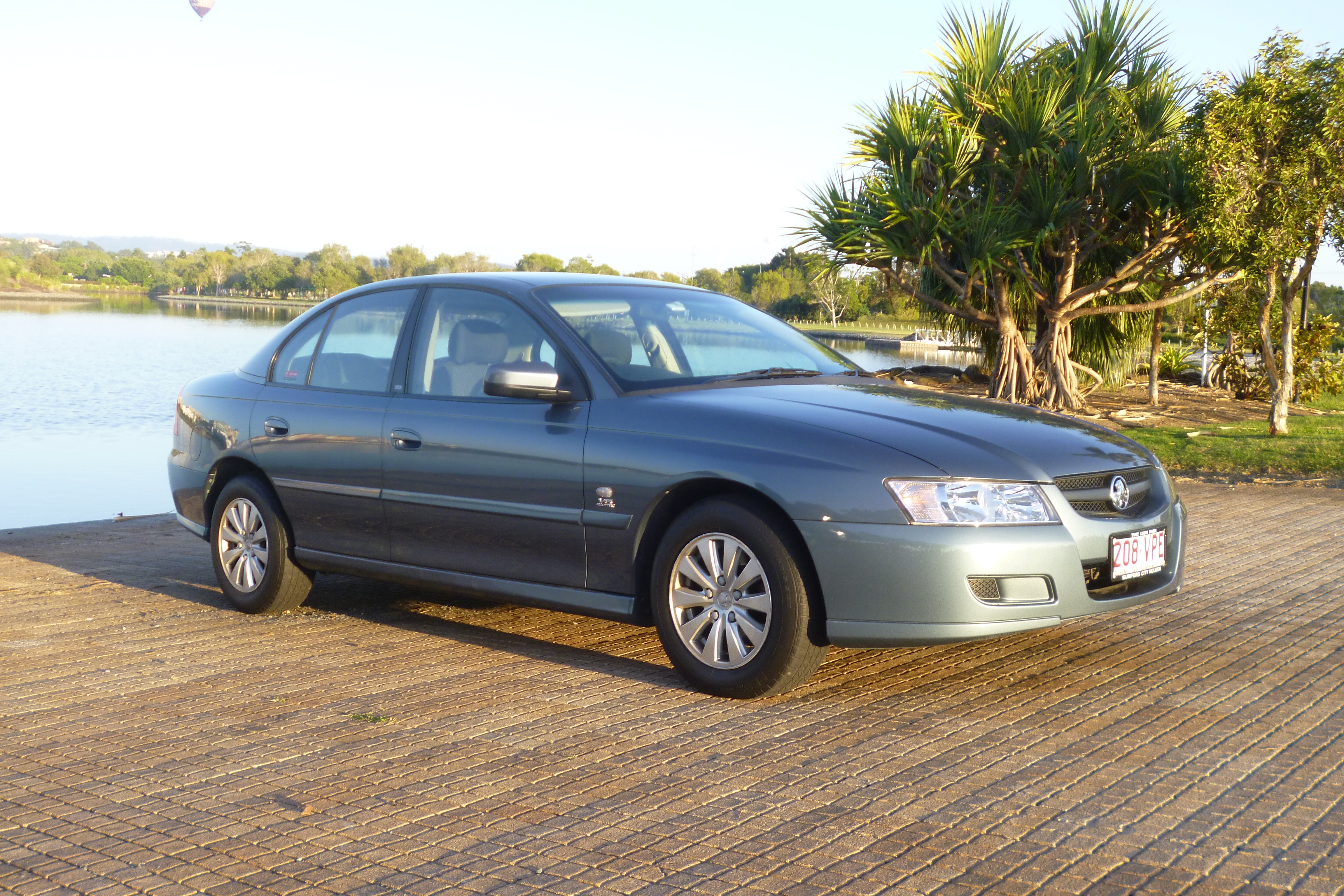 2005 HOLDEN COMMODORE VZ ACCLAIM 4 SP AUTOMATIC 4D SEDAN