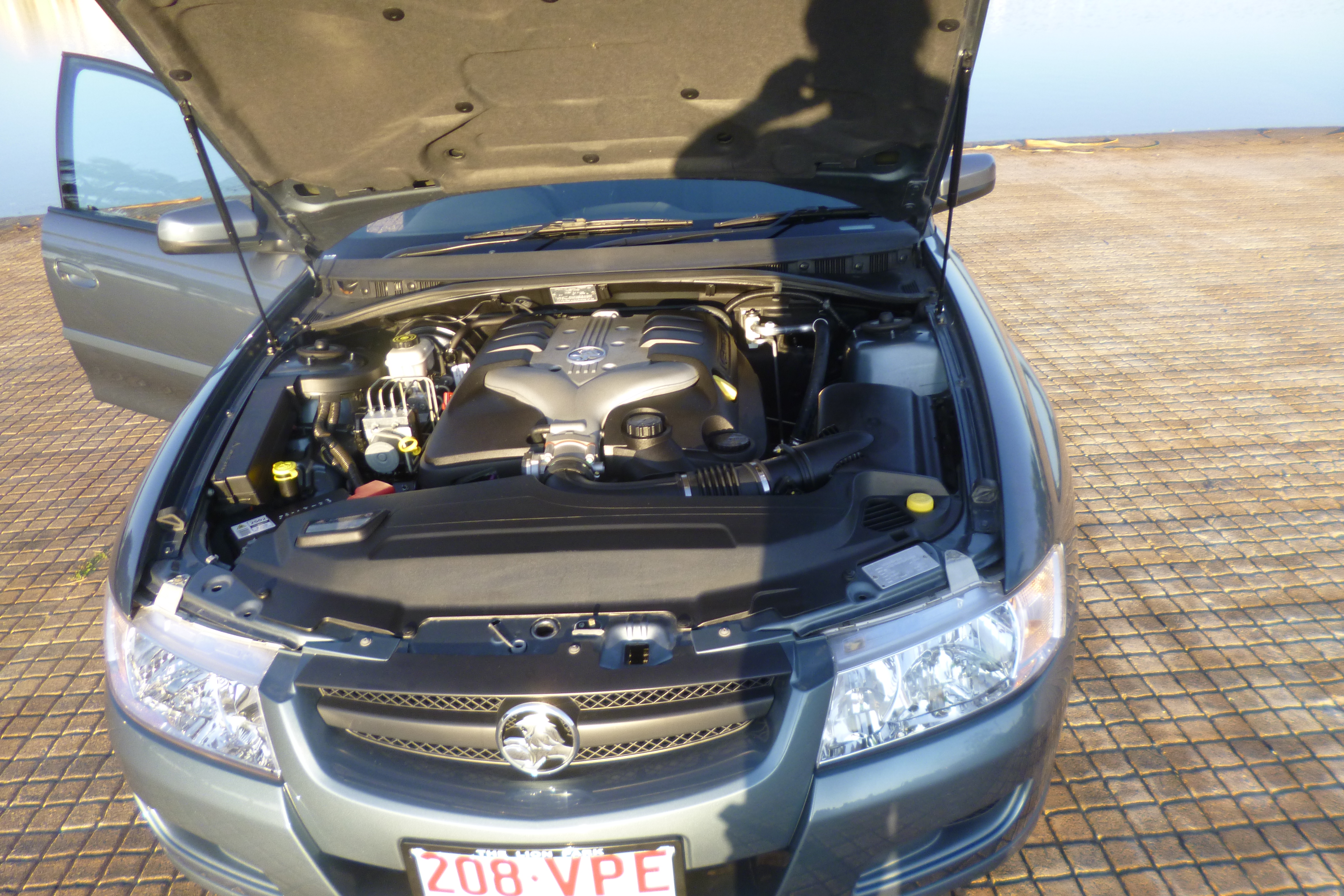 2005 HOLDEN COMMODORE VZ ACCLAIM 4 SP AUTOMATIC 4D SEDAN