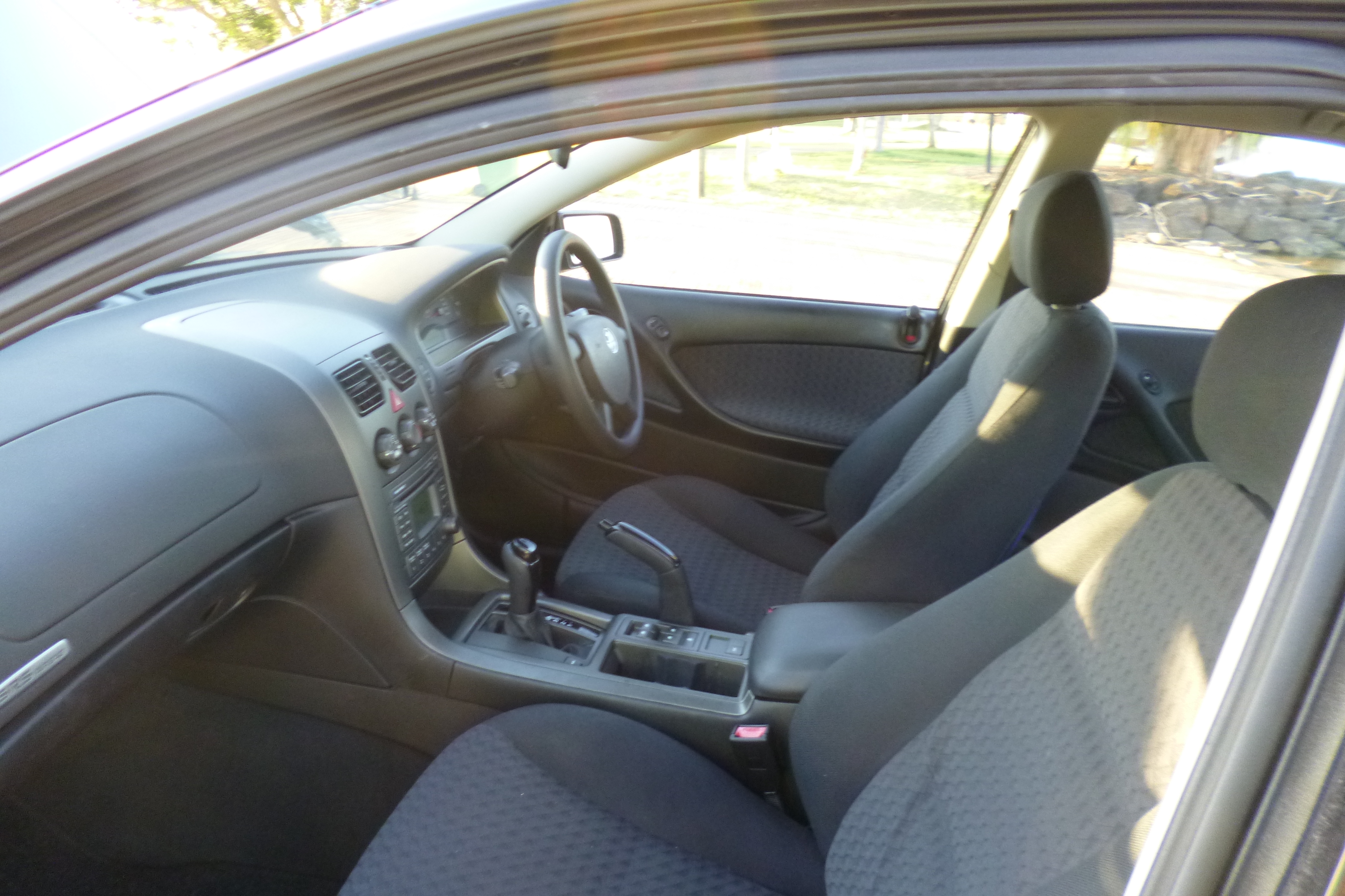 2005 HOLDEN COMMODORE VZ ACCLAIM 4 SP AUTOMATIC 4D SEDAN