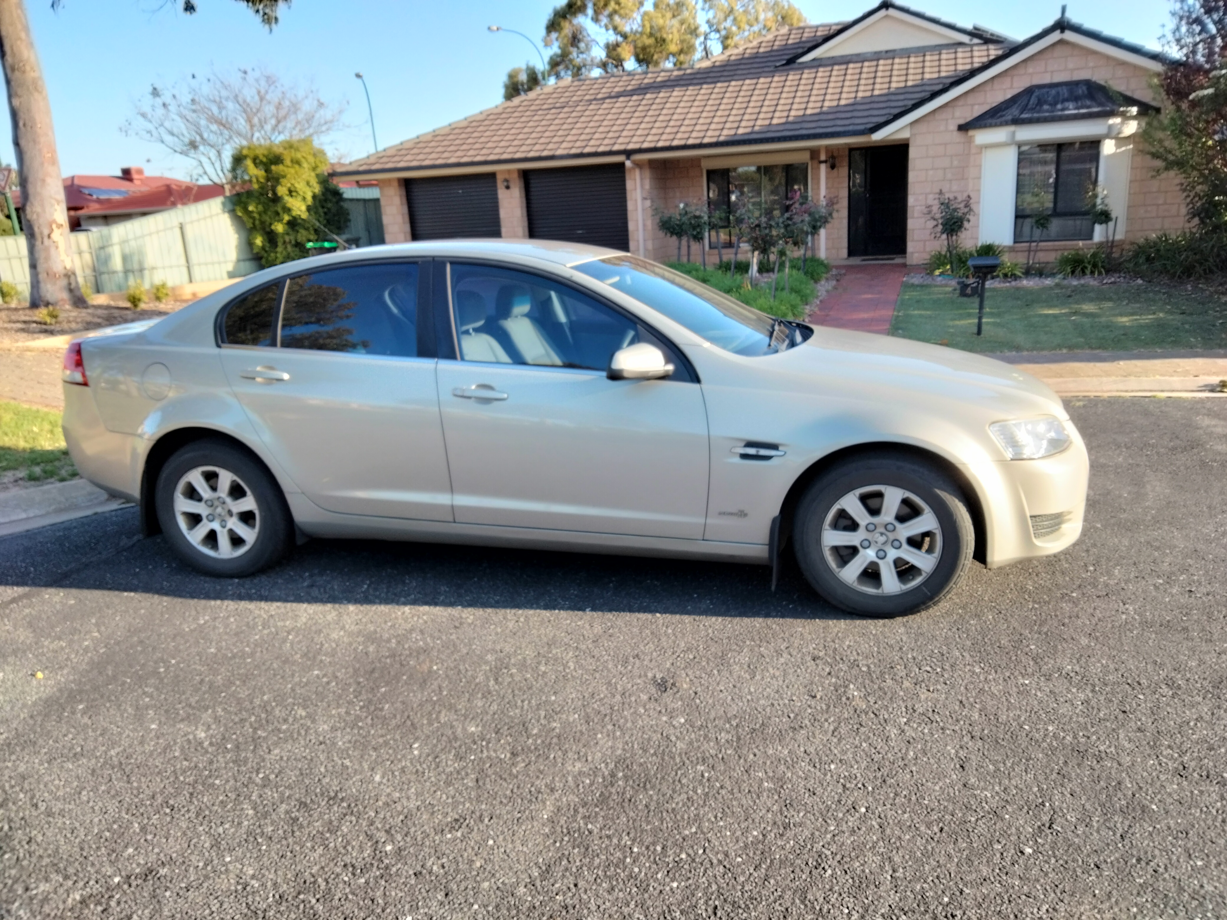 2011 HOLDEN COMMODORE VE II OMEGA (D/FUEL) 4 SP AUTOMATIC 4D SEDAN