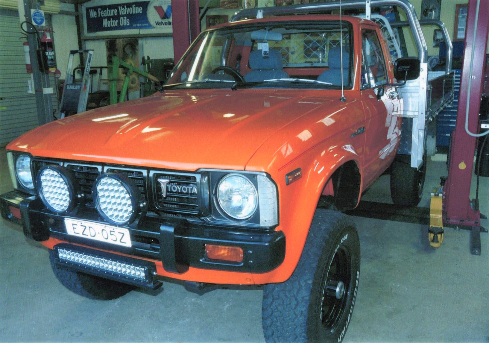 1981 TOYOTA HILUX RN46 4X4 TRAY TOP UTILITY