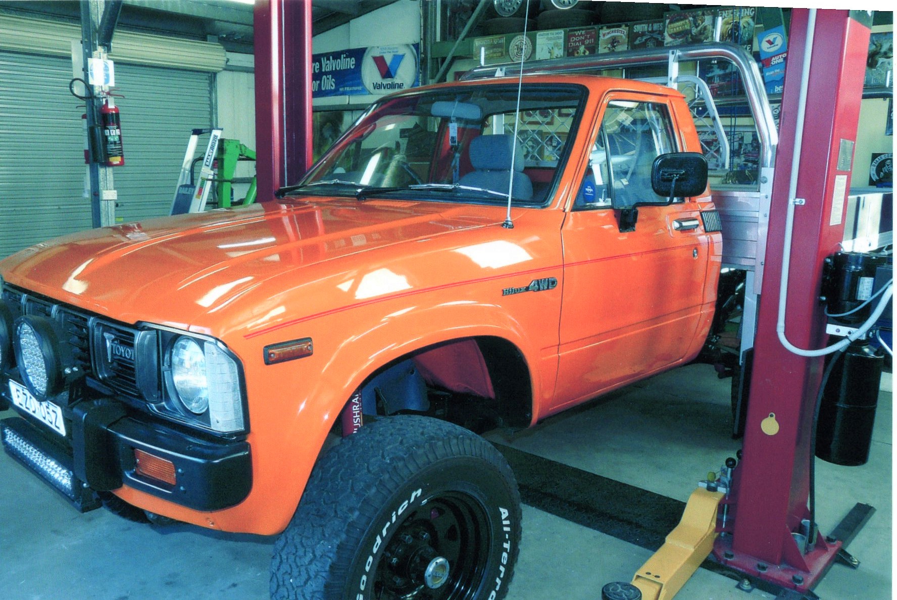 1981 TOYOTA HILUX RN46 4X4 TRAY TOP UTILITY