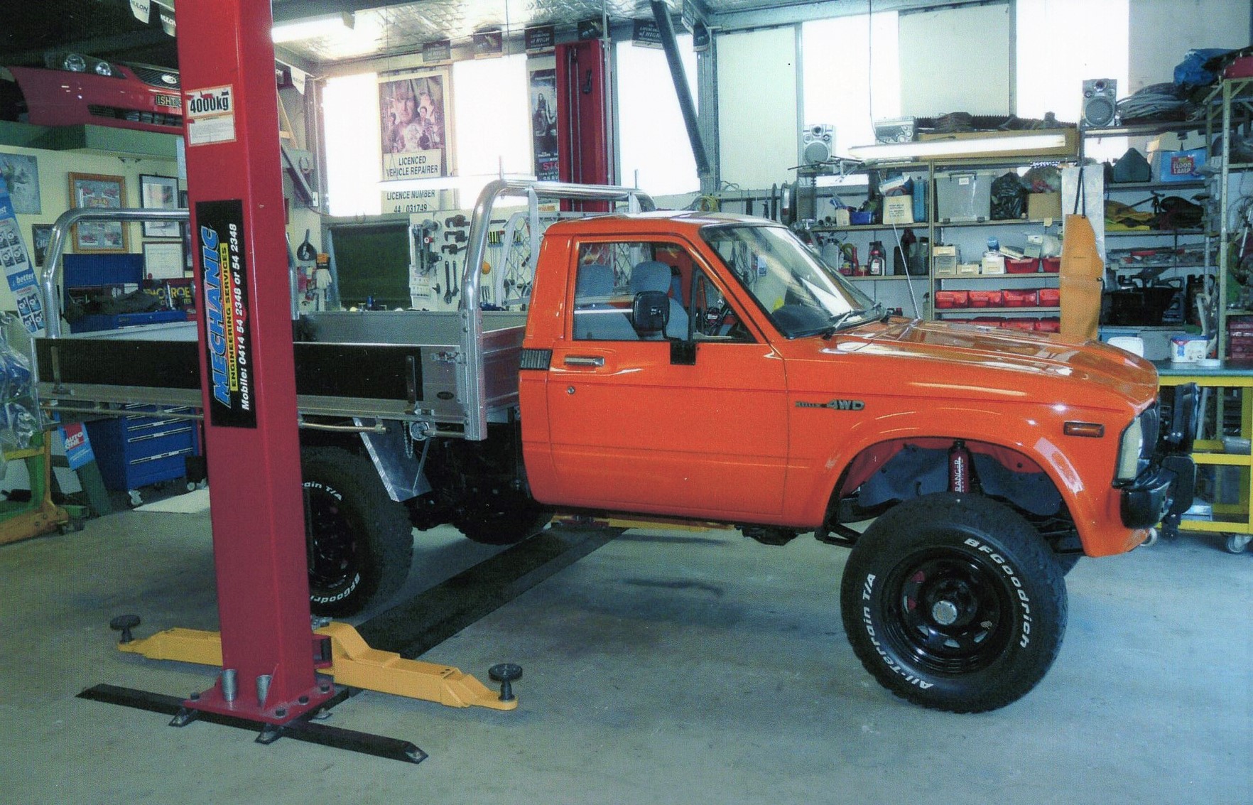 1981 TOYOTA HILUX RN46 4X4 TRAY TOP UTILITY