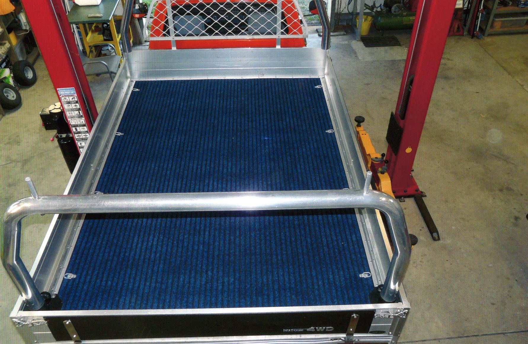 1981 TOYOTA HILUX RN46 4X4 TRAY TOP UTILITY