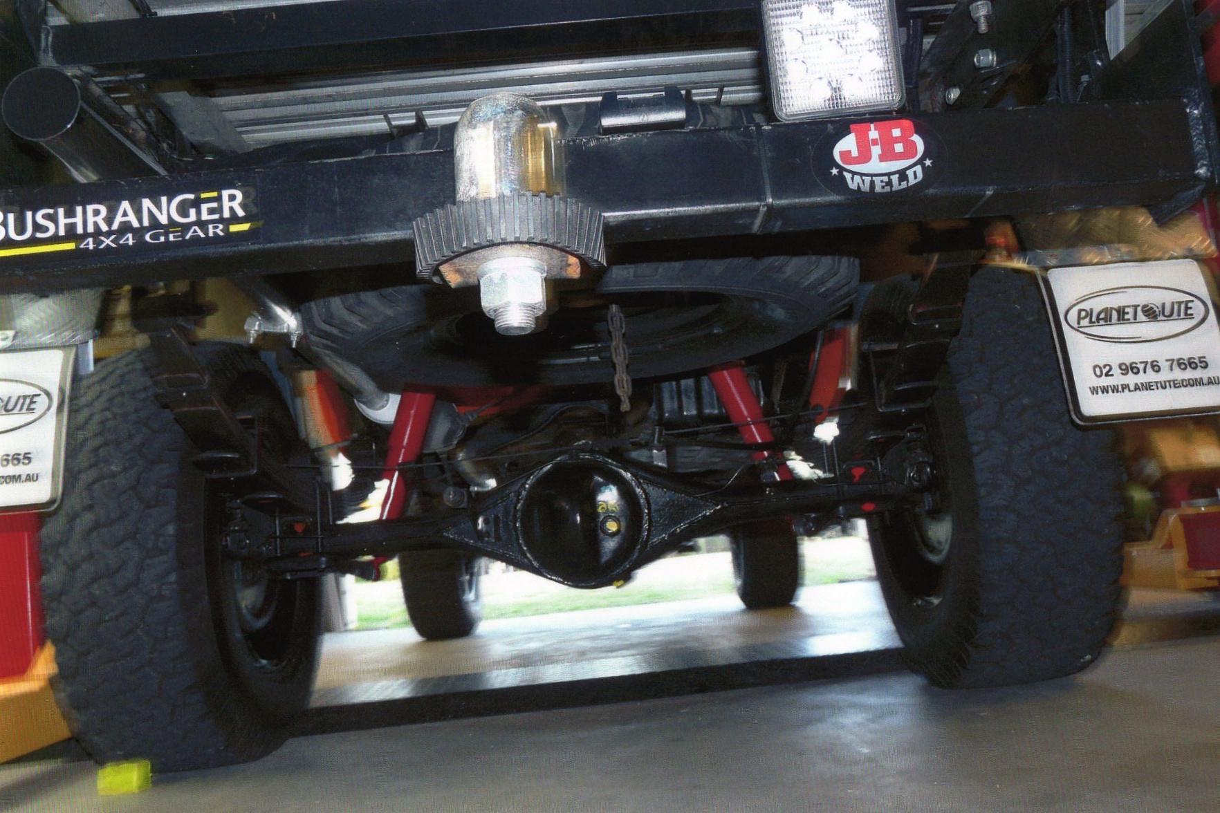 1981 TOYOTA HILUX RN46 4X4 TRAY TOP UTILITY