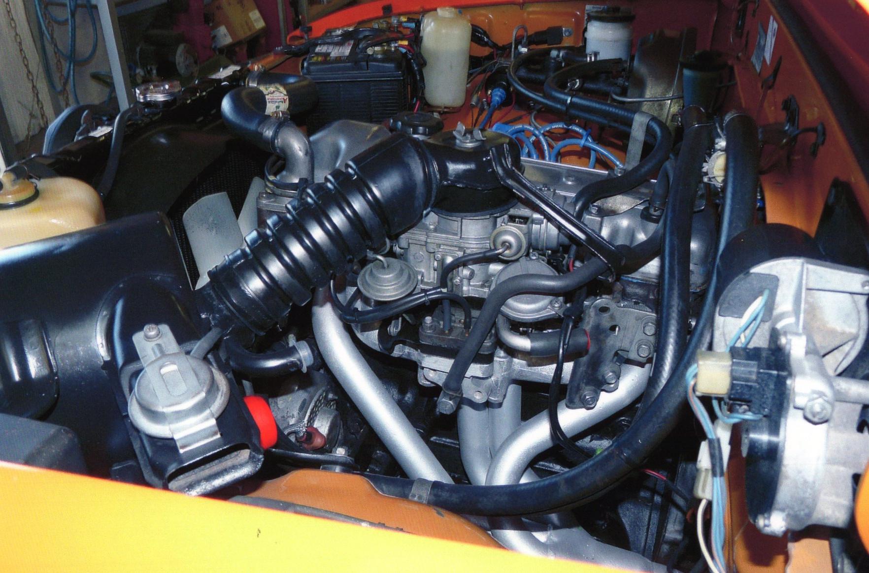1981 TOYOTA HILUX RN46 4X4 TRAY TOP UTILITY