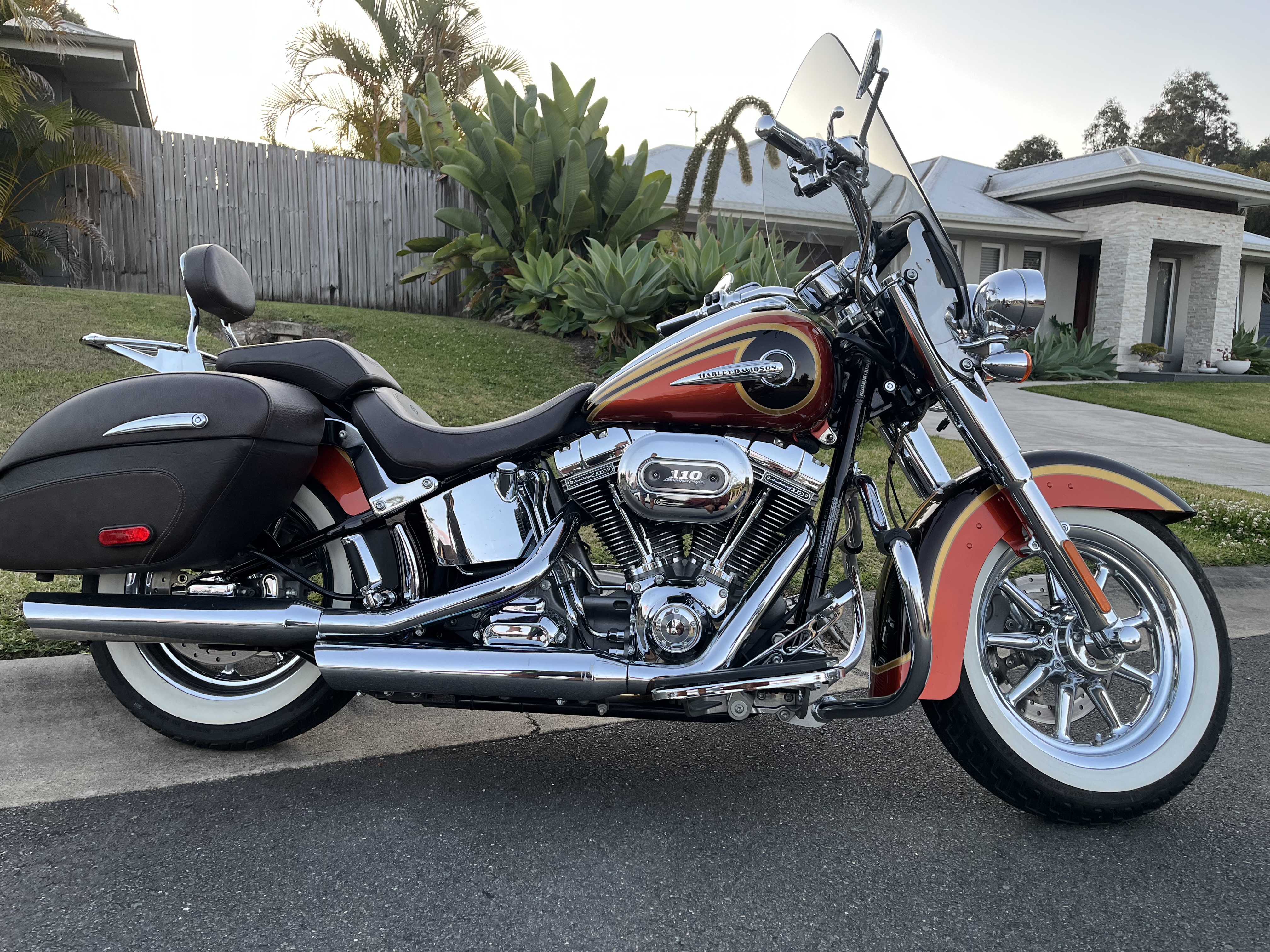 2014 HARLEY-DAVIDSON CVO SOFTAIL HERITAGE DELUXE CRUISER