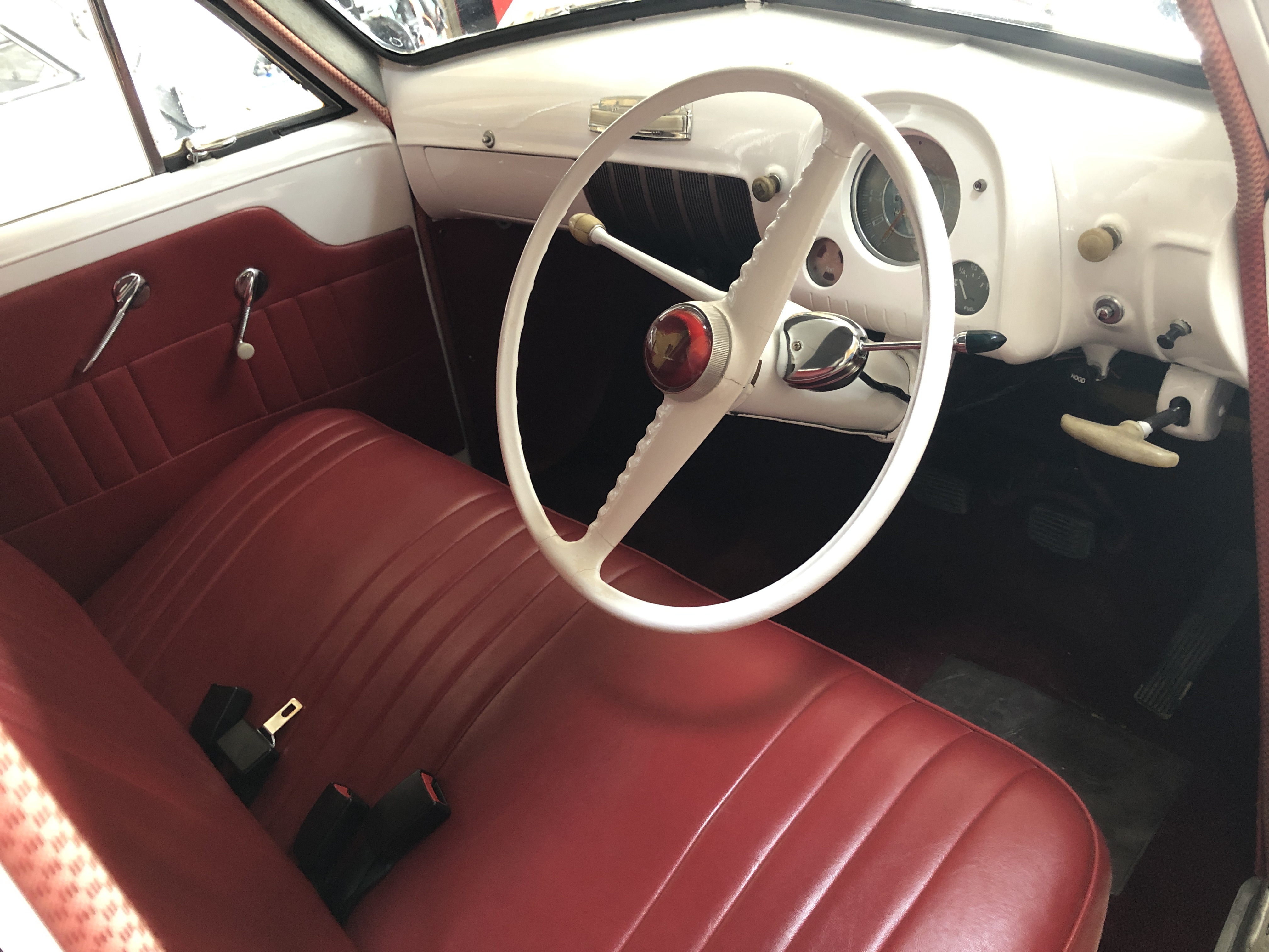 1952 HOLDEN 48-215 FX SEDAN