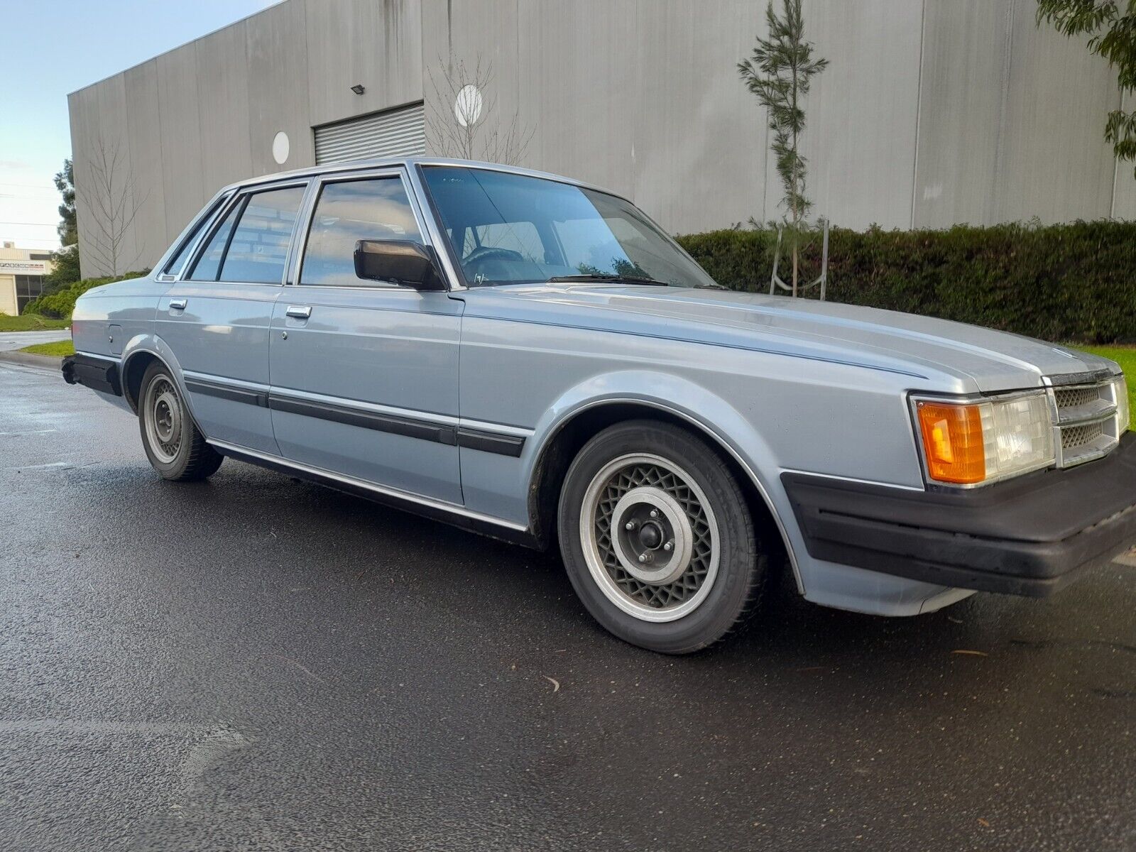 1984 TOYOTA CRESSIDA SEDAN