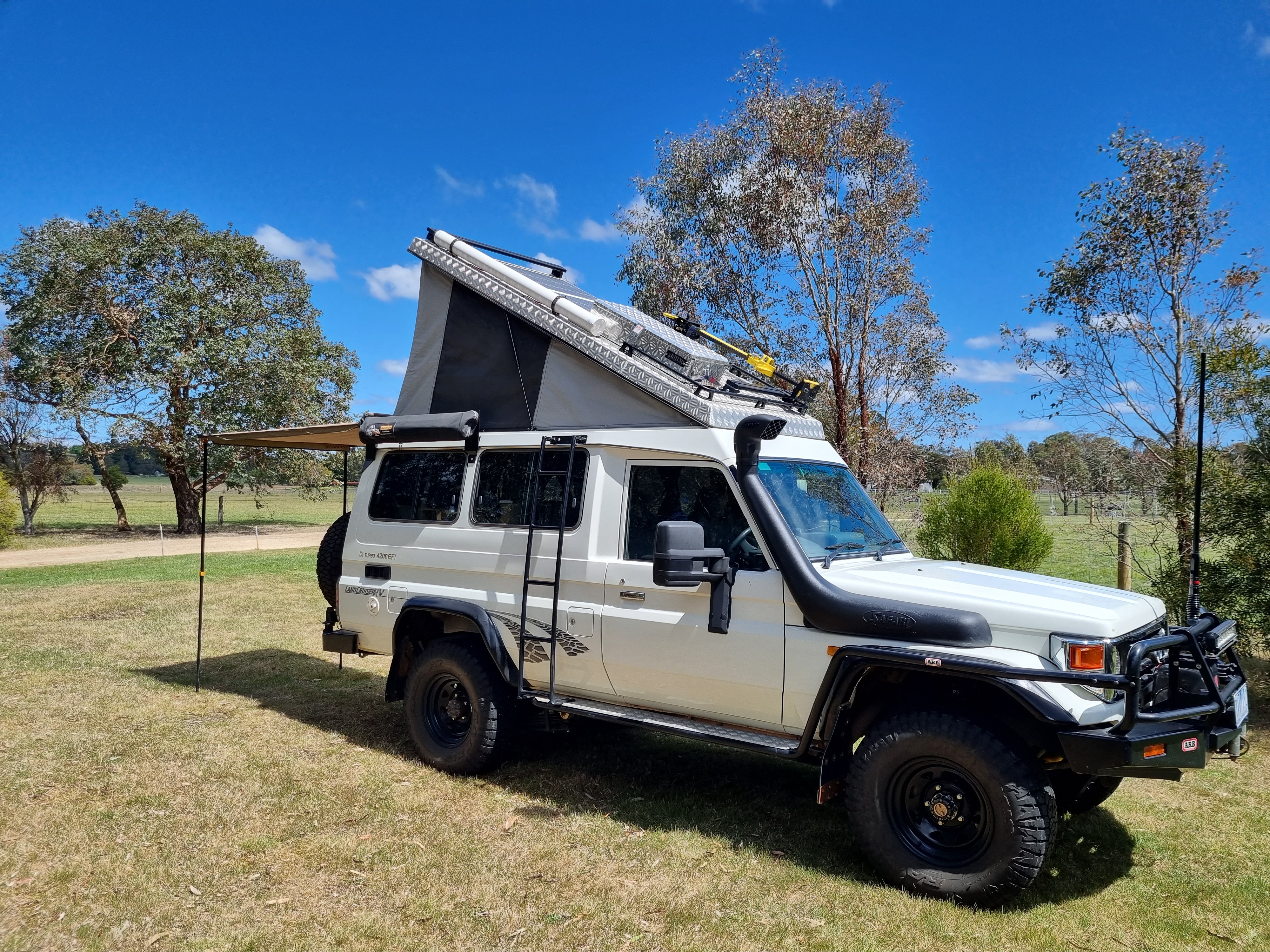 2004 LANDCRUISER RV TROOP CARRIER/ MULGO POPTOP CAMPER