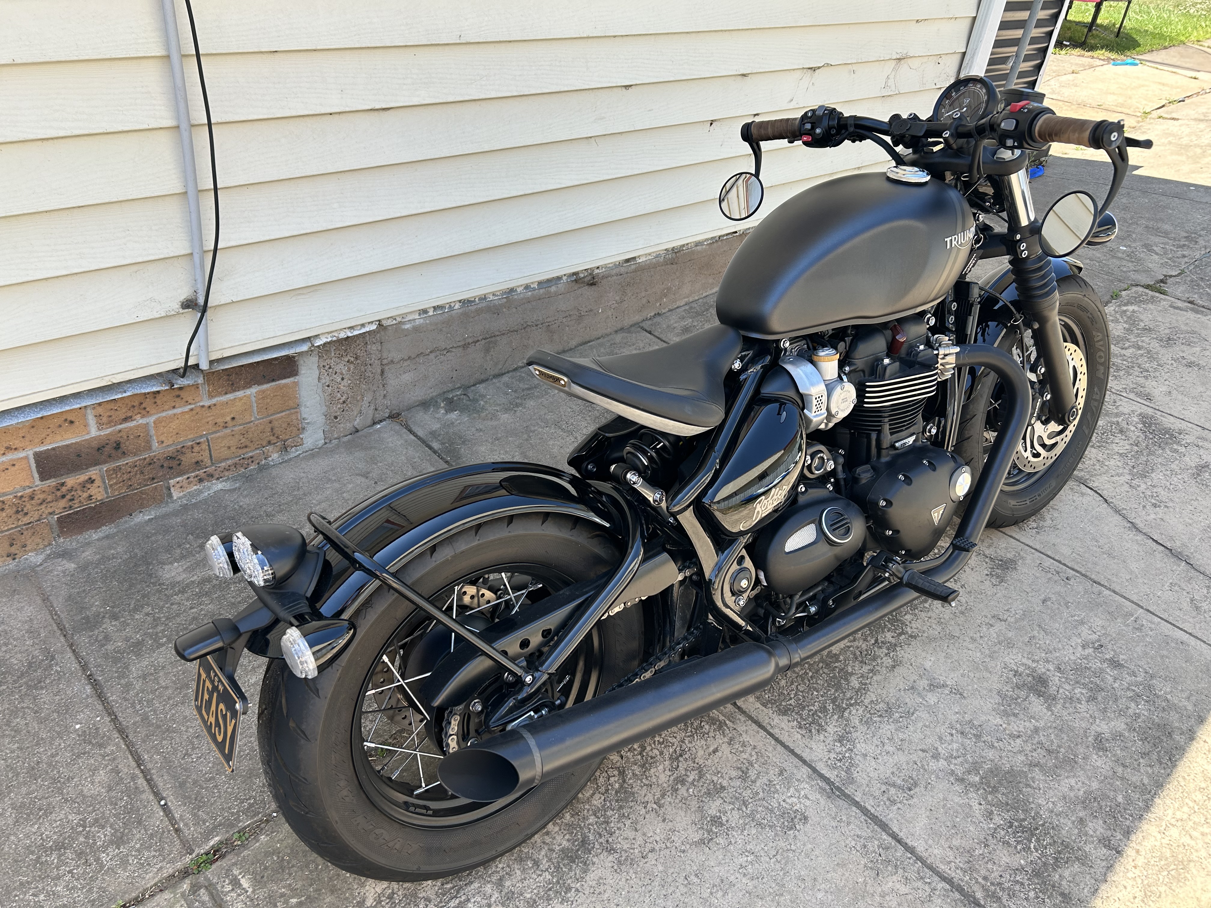 2021 TRIUMPH BONNEVILLE BOBBER ROAD