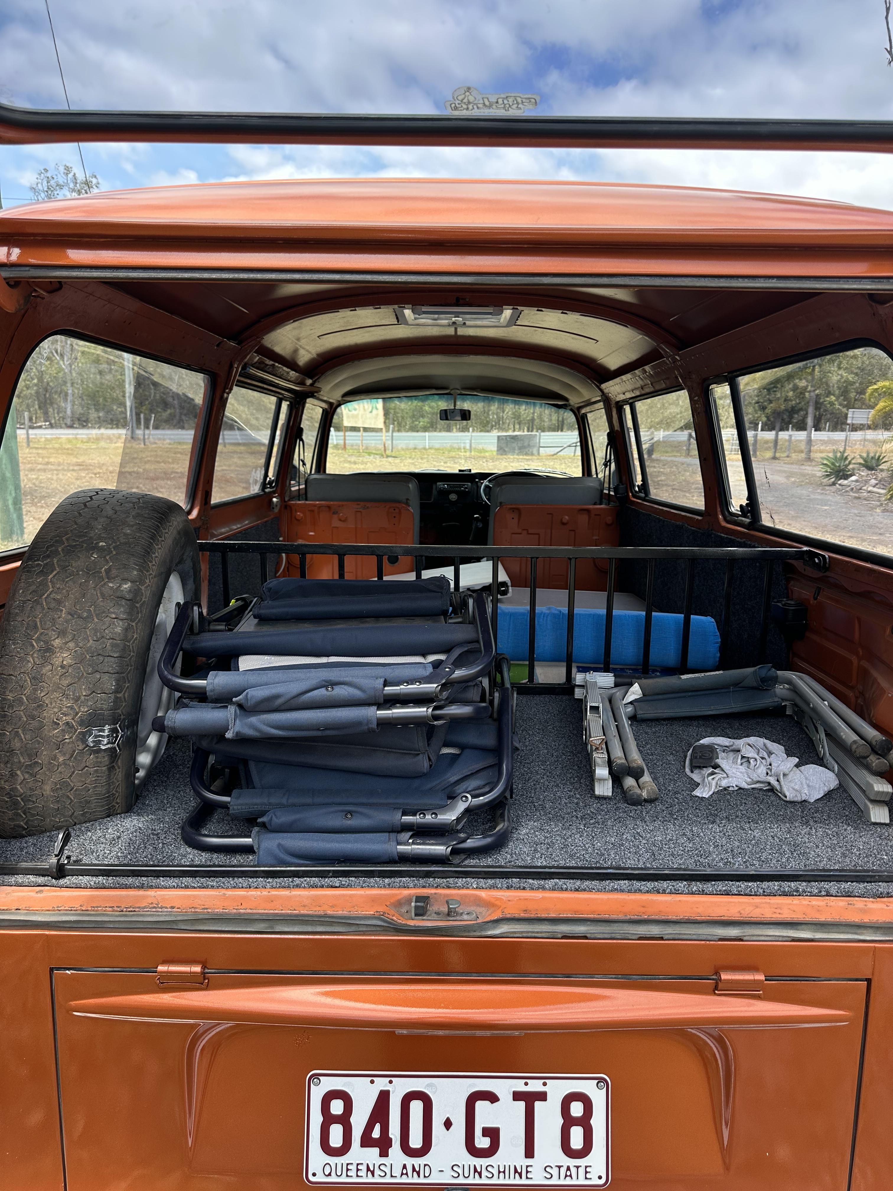 1973 VOLKSWAGEN KOMBI 4 SP MANUAL VAN